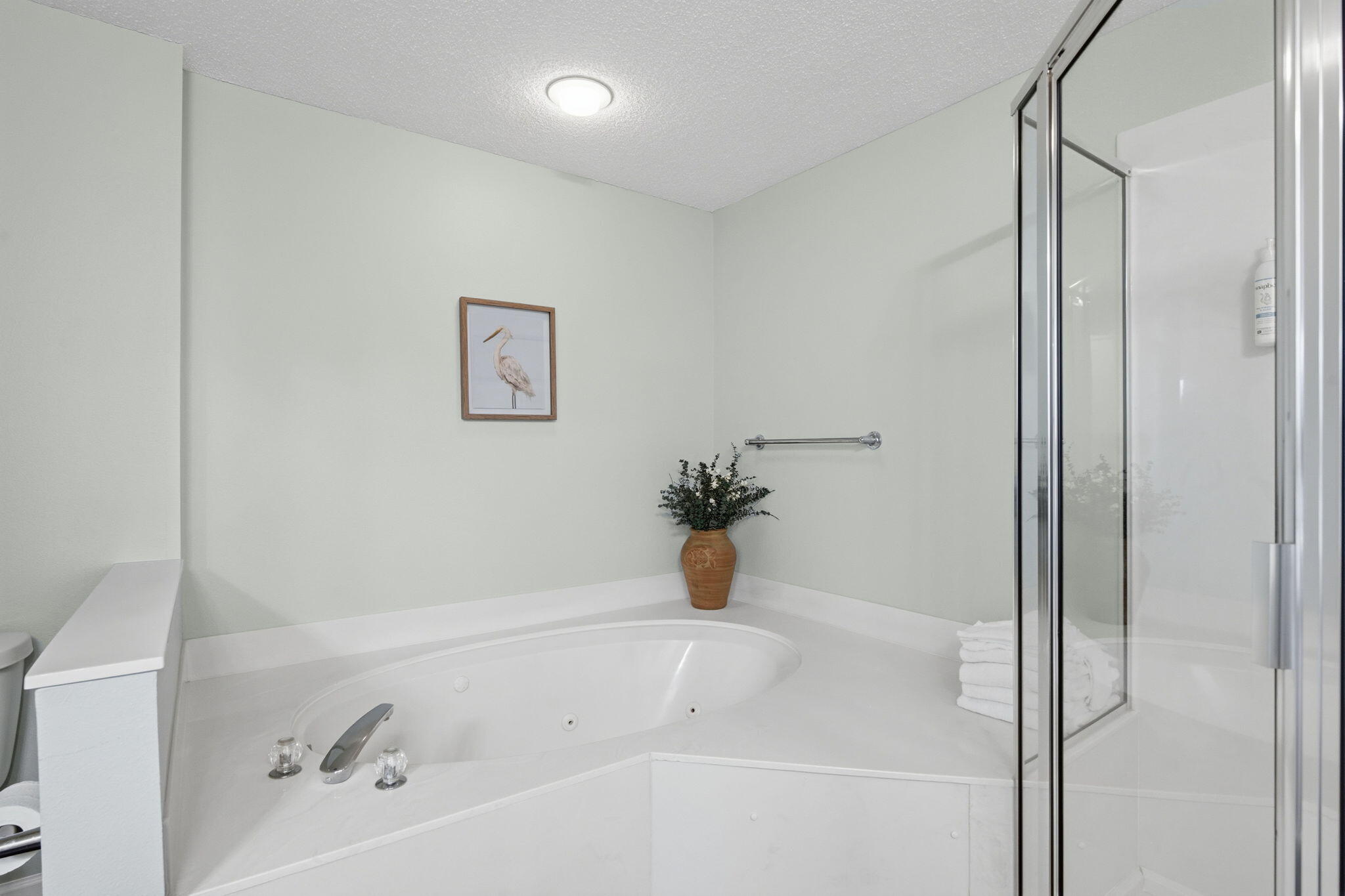 PEARL OF NAVARRE (THE) - Residential