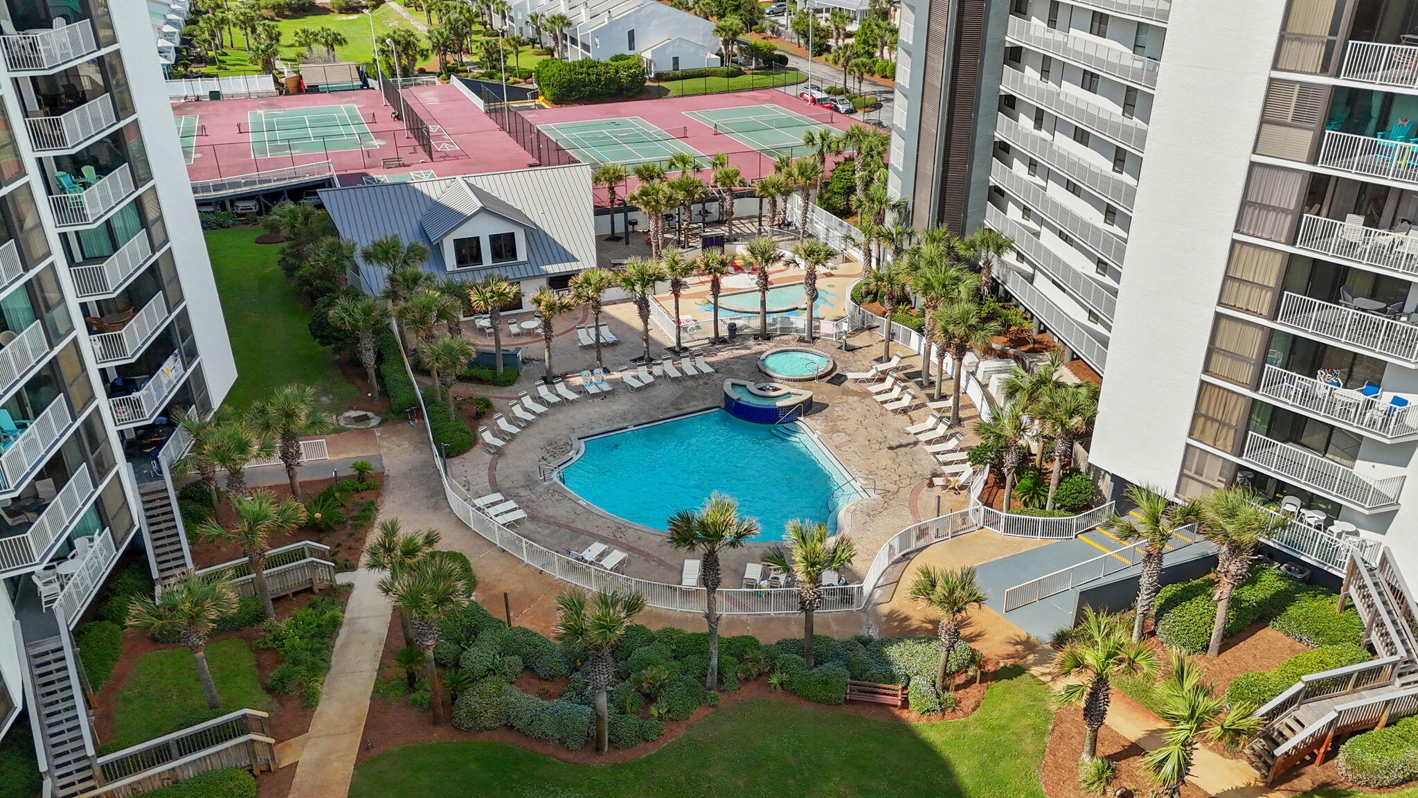 MAINSAIL CONDO PH 1 - Residential