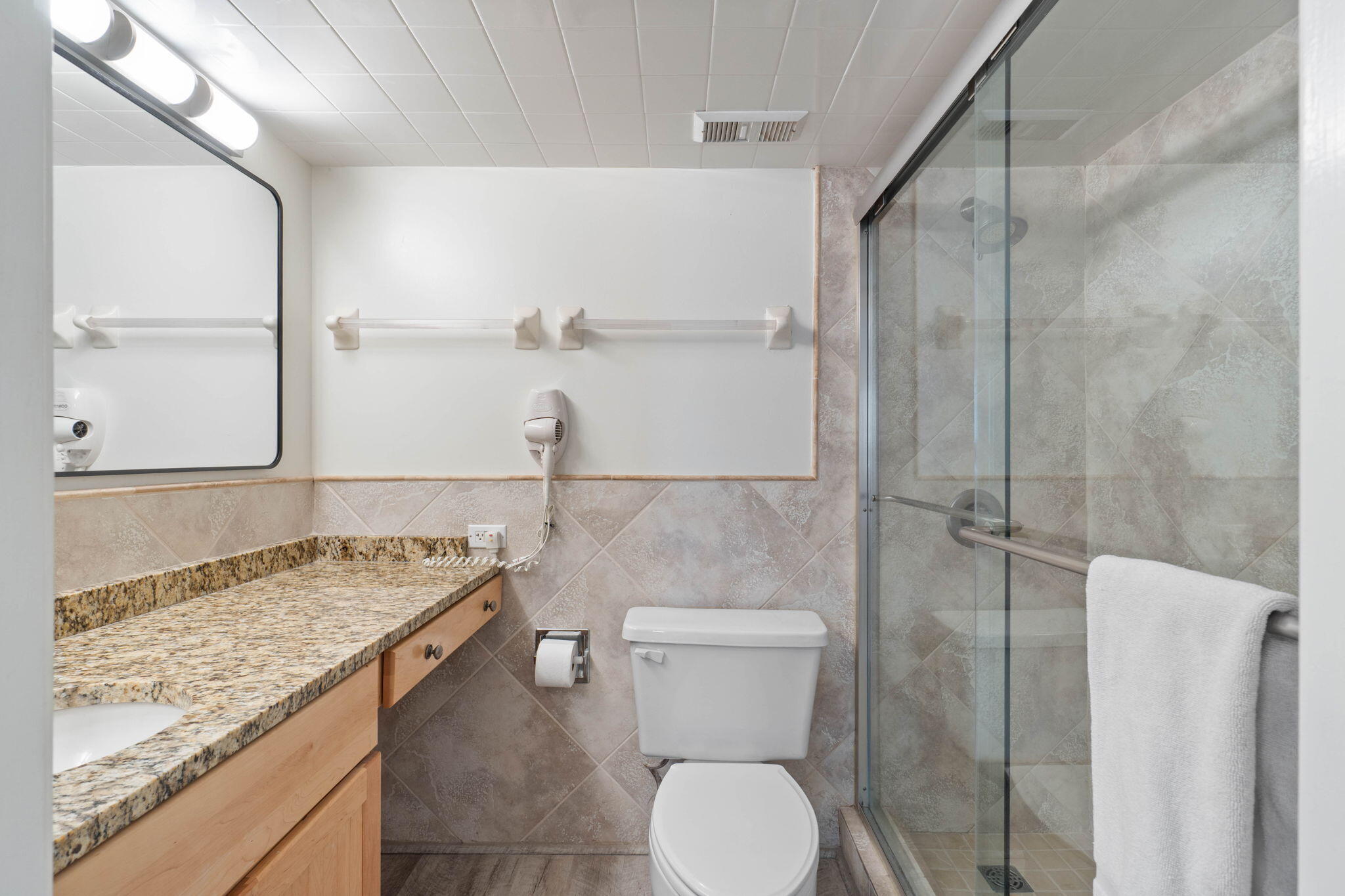 MAINSAIL CONDO PH 1 - Residential