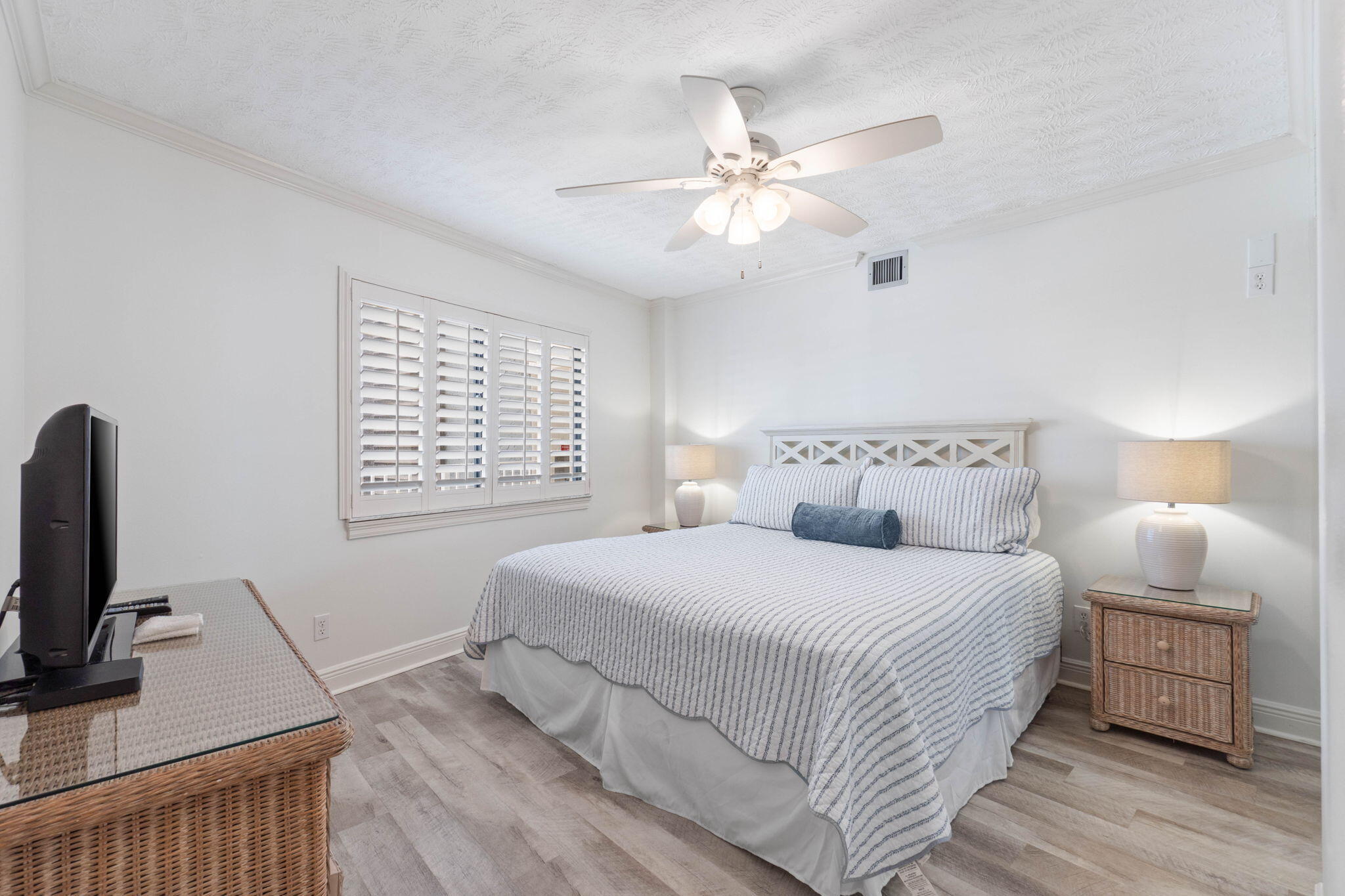 MAINSAIL CONDO PH 1 - Residential