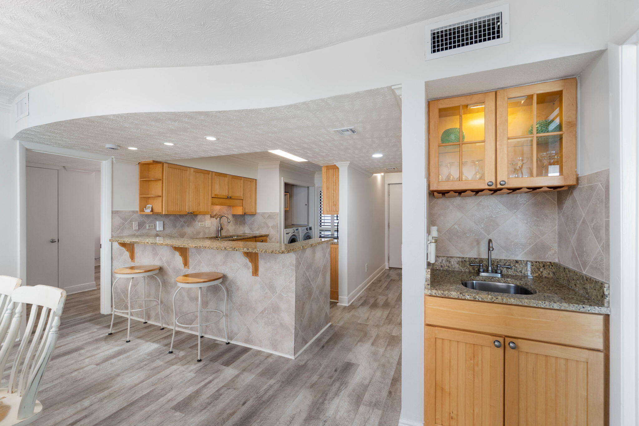 MAINSAIL CONDO PH 1 - Residential