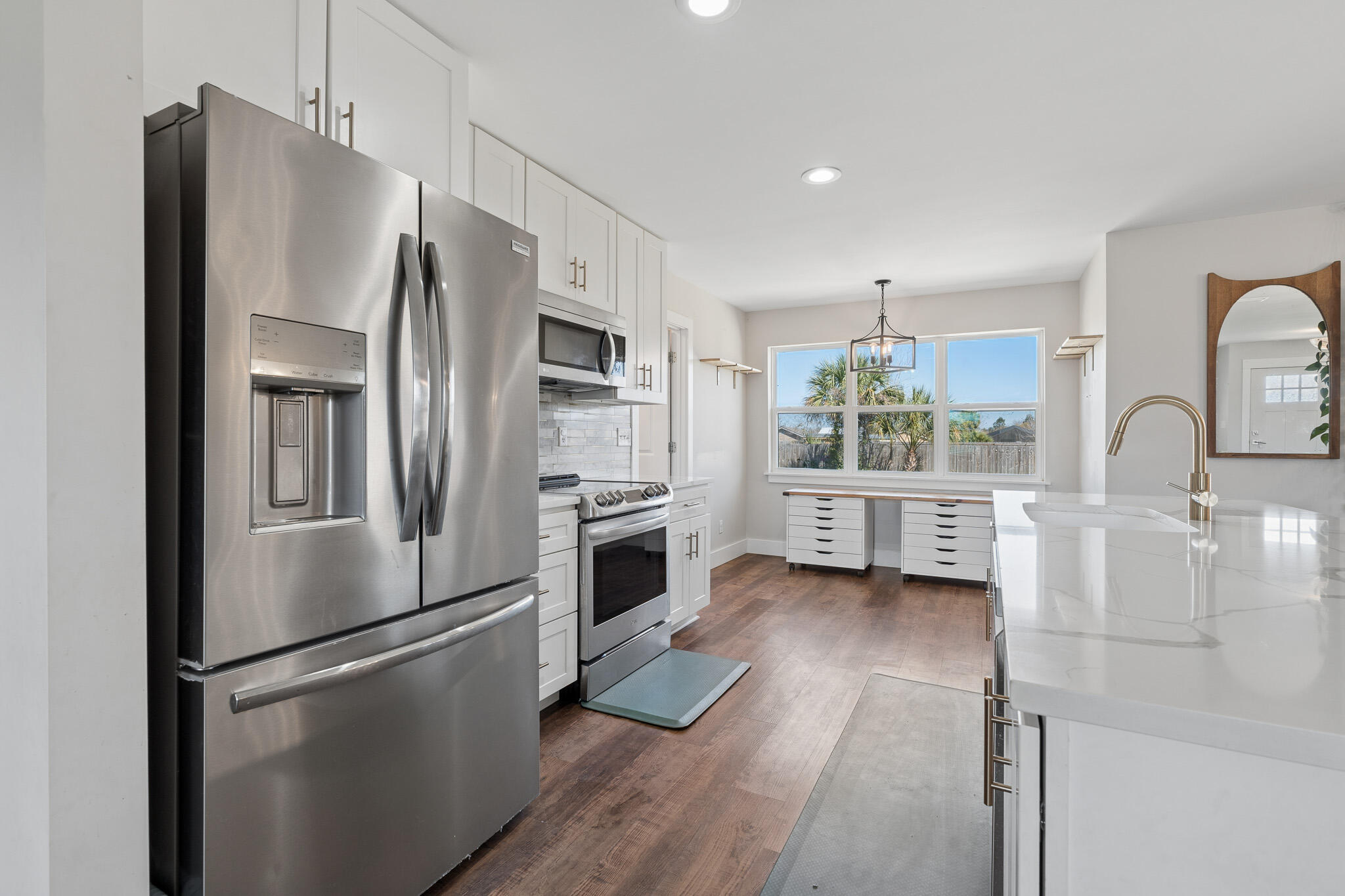 COLLEGE POINT - Residential