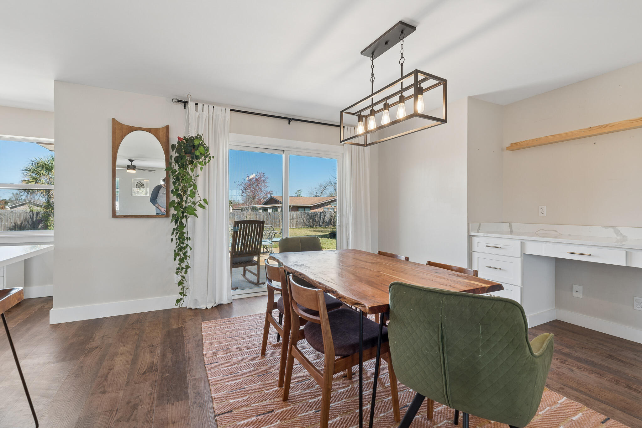 COLLEGE POINT - Residential