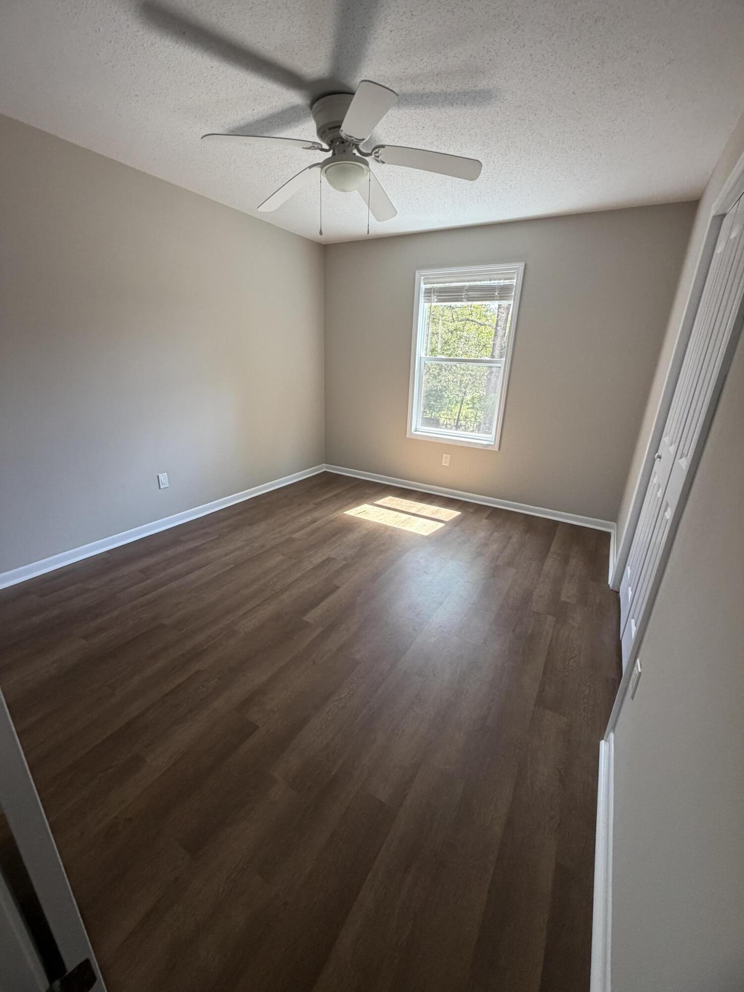 HAMPTONS TOWNHOMES THE - Residential Lease