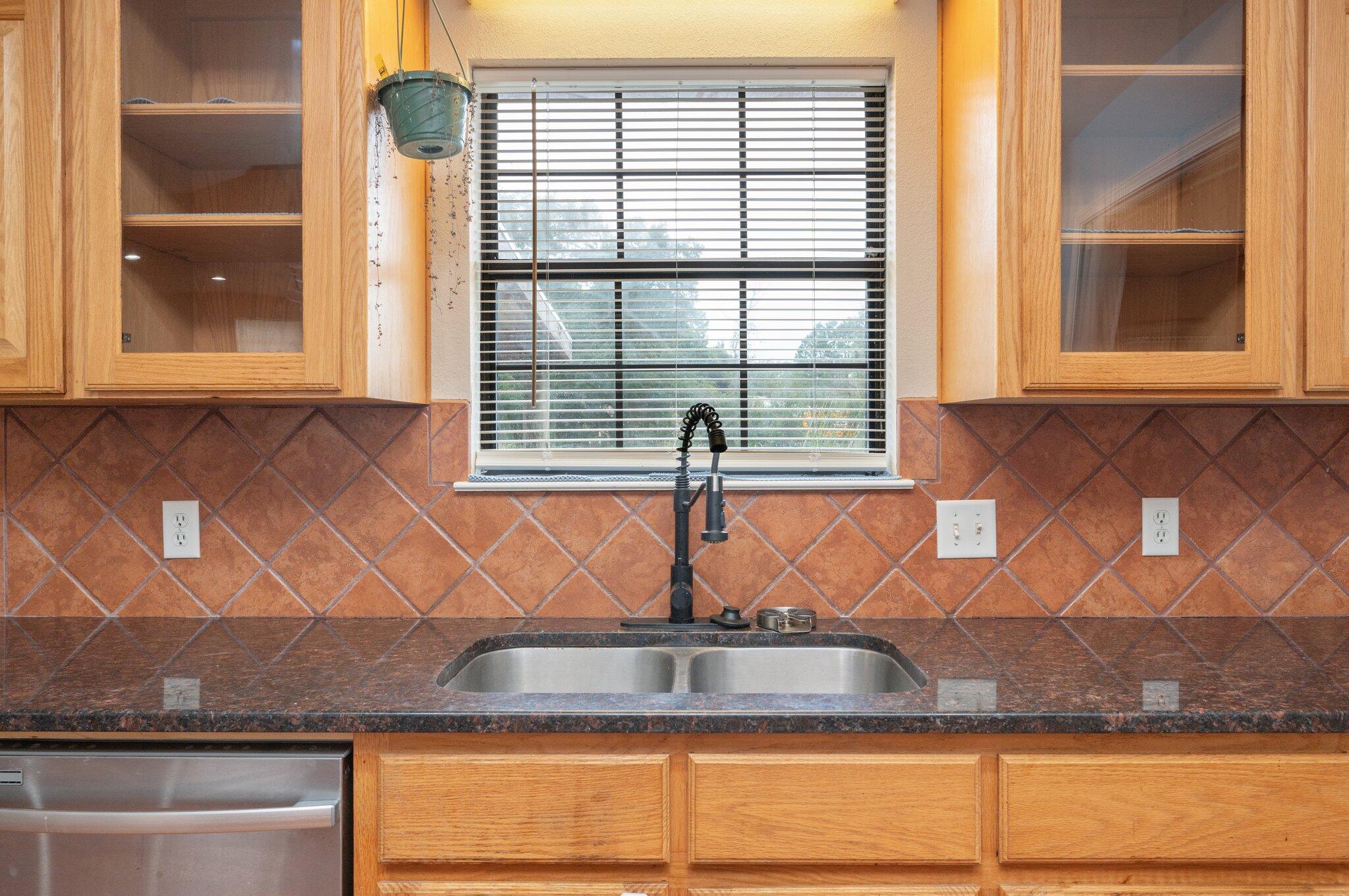 BARBAROSA TERRITORY - Residential Lease