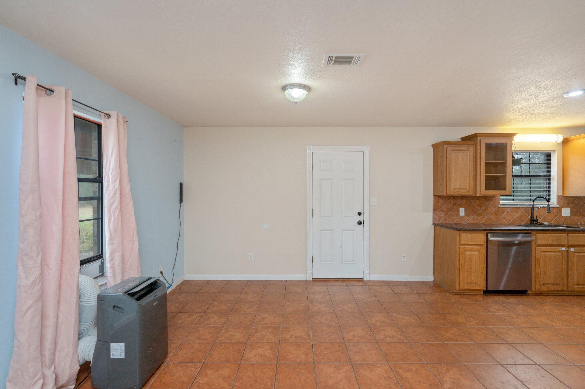 BARBAROSA TERRITORY - Residential Lease