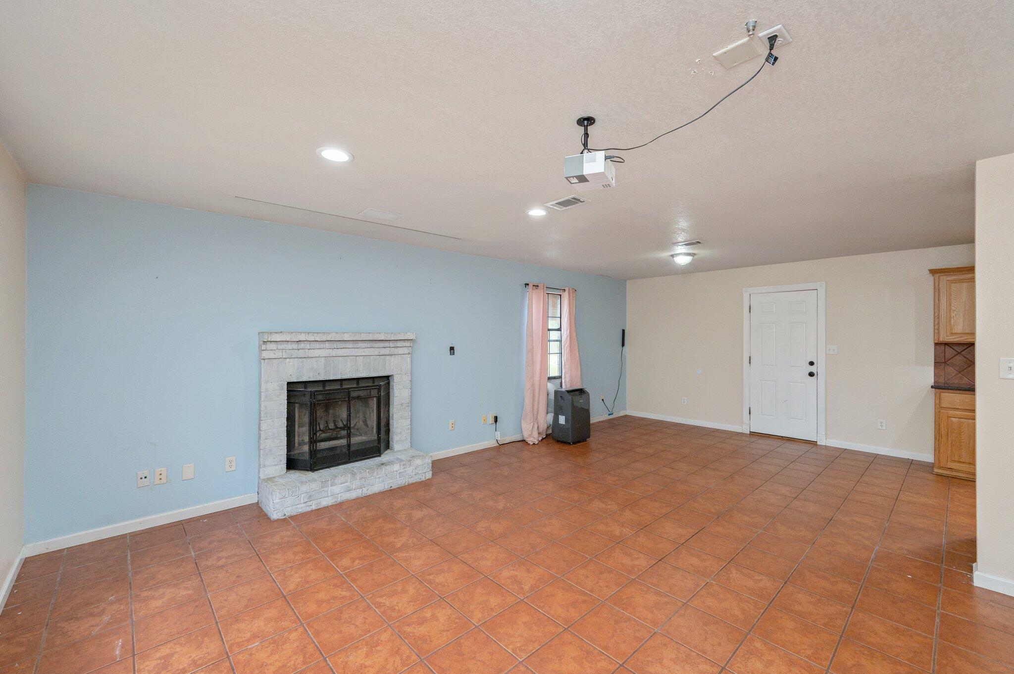 BARBAROSA TERRITORY - Residential Lease