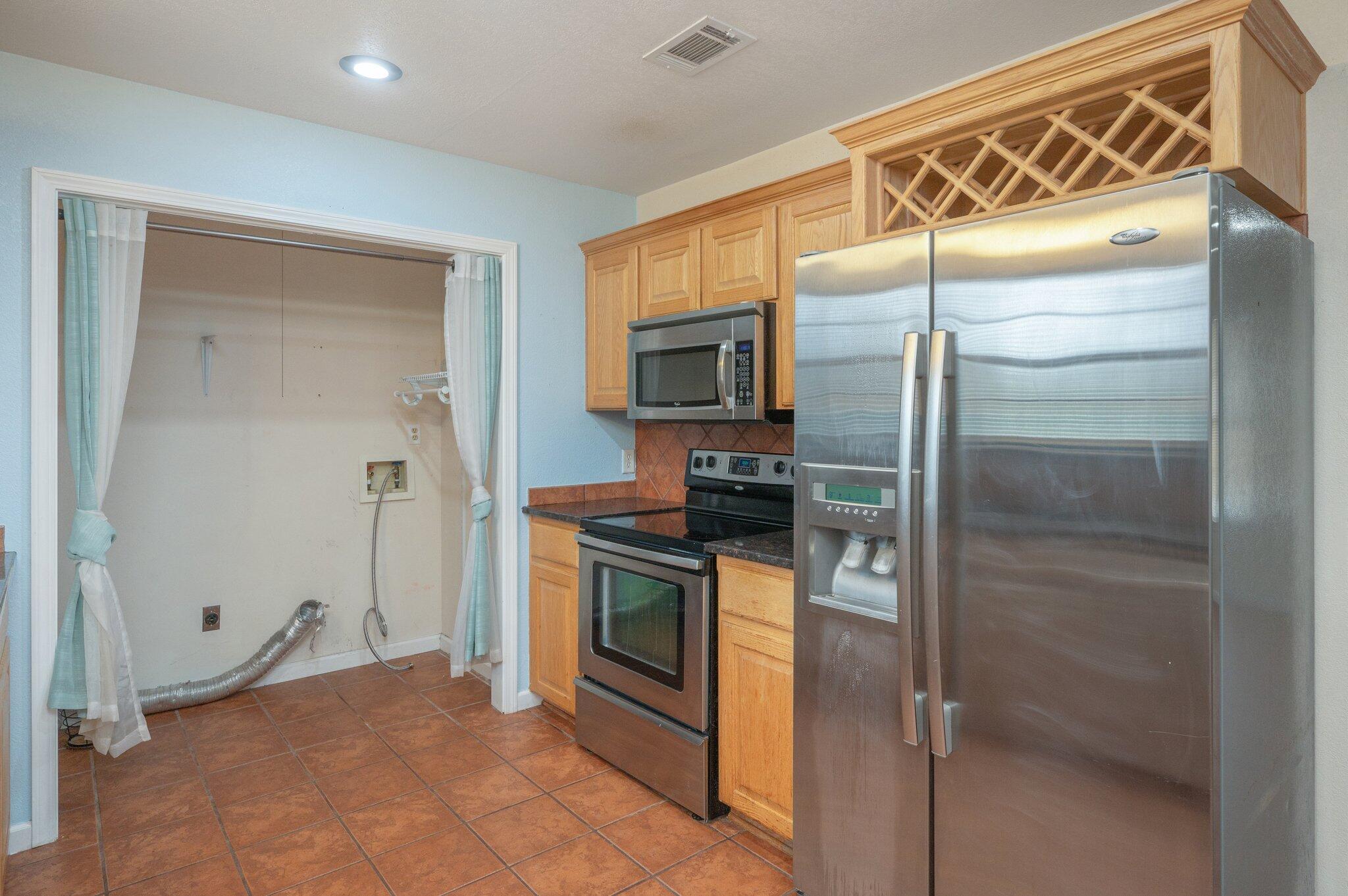 BARBAROSA TERRITORY - Residential Lease