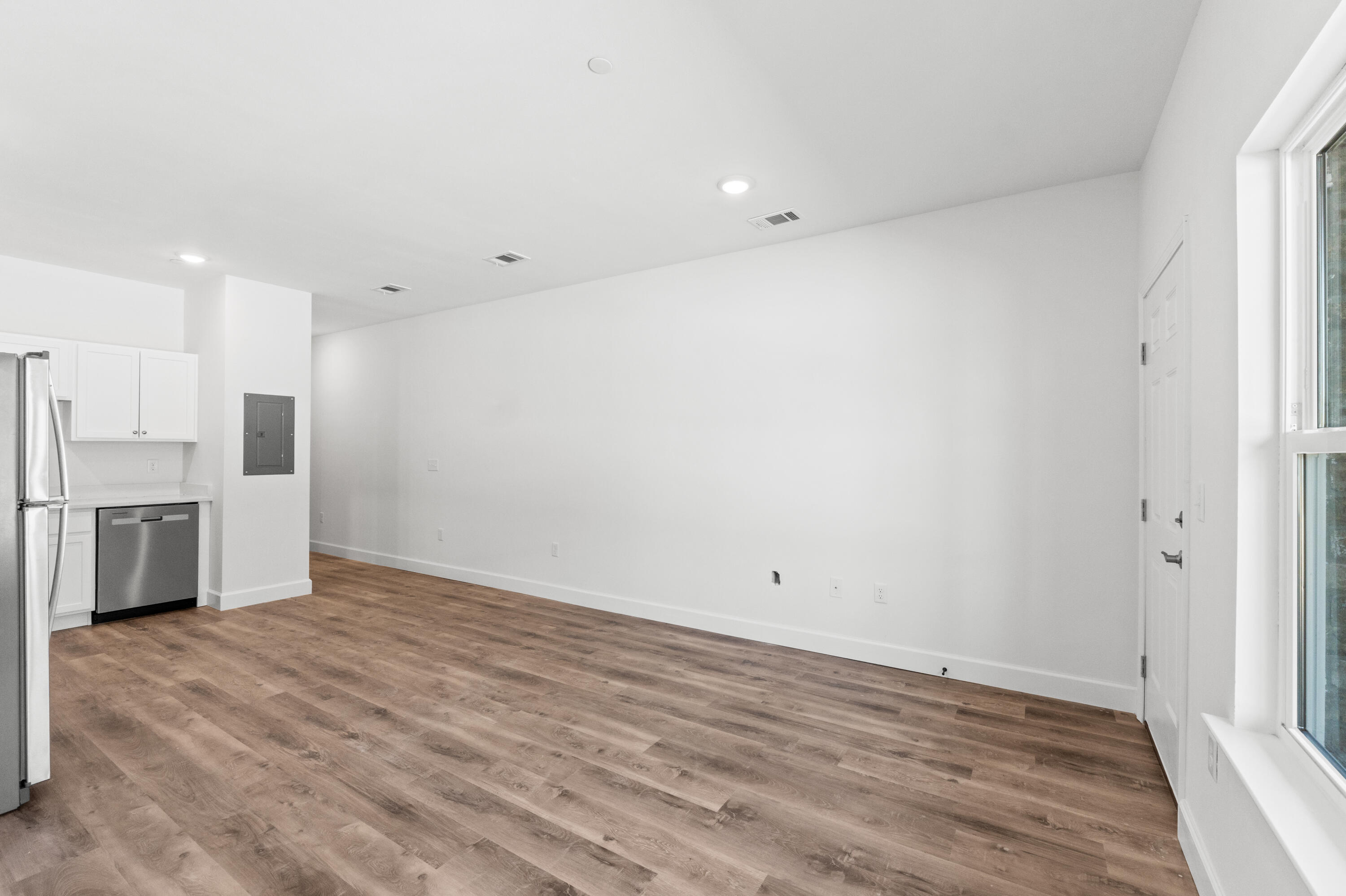 BARROW APARTMENTS - Residential Lease