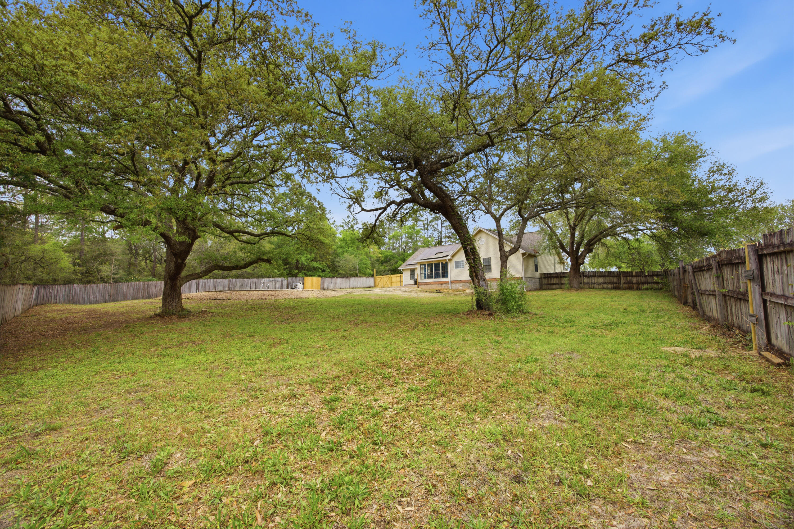 COM SE COR OF W1/2 OF SEC N100 FT W60 FT TO POB W240 - Residential