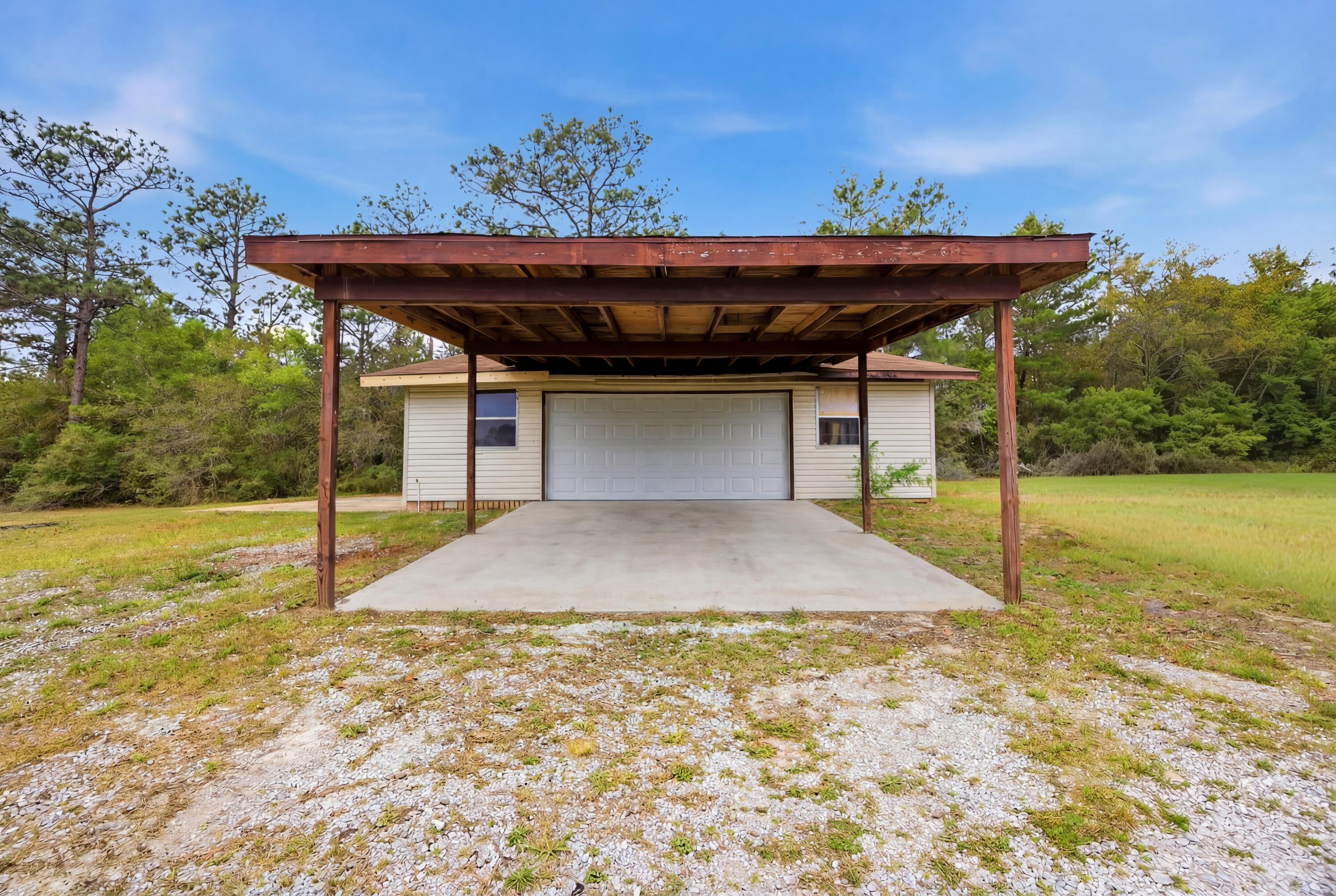 COM SE COR OF W1/2 OF SEC N100 FT W60 FT TO POB W240 - Residential