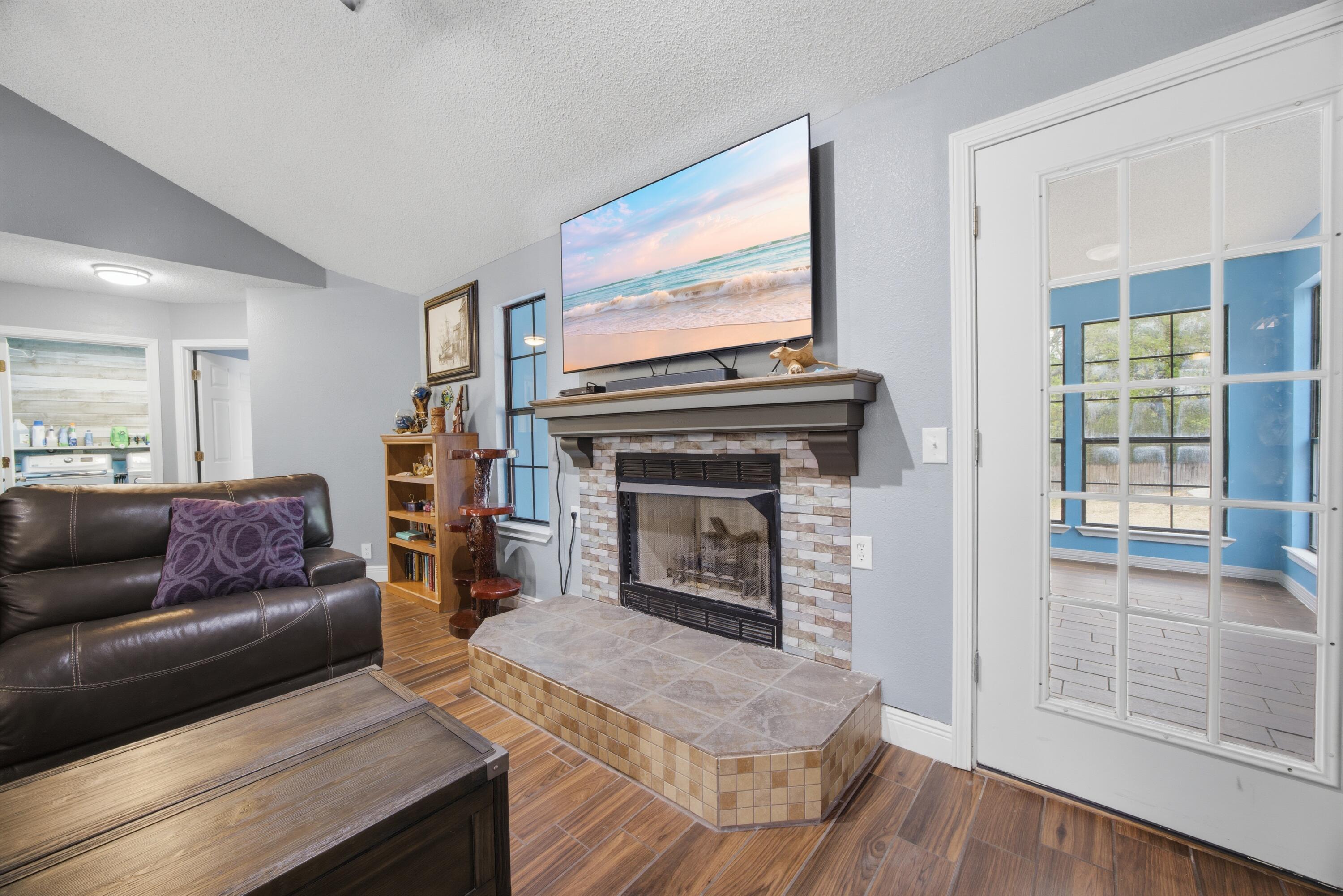 COM SE COR OF W1/2 OF SEC N100 FT W60 FT TO POB W240 - Residential