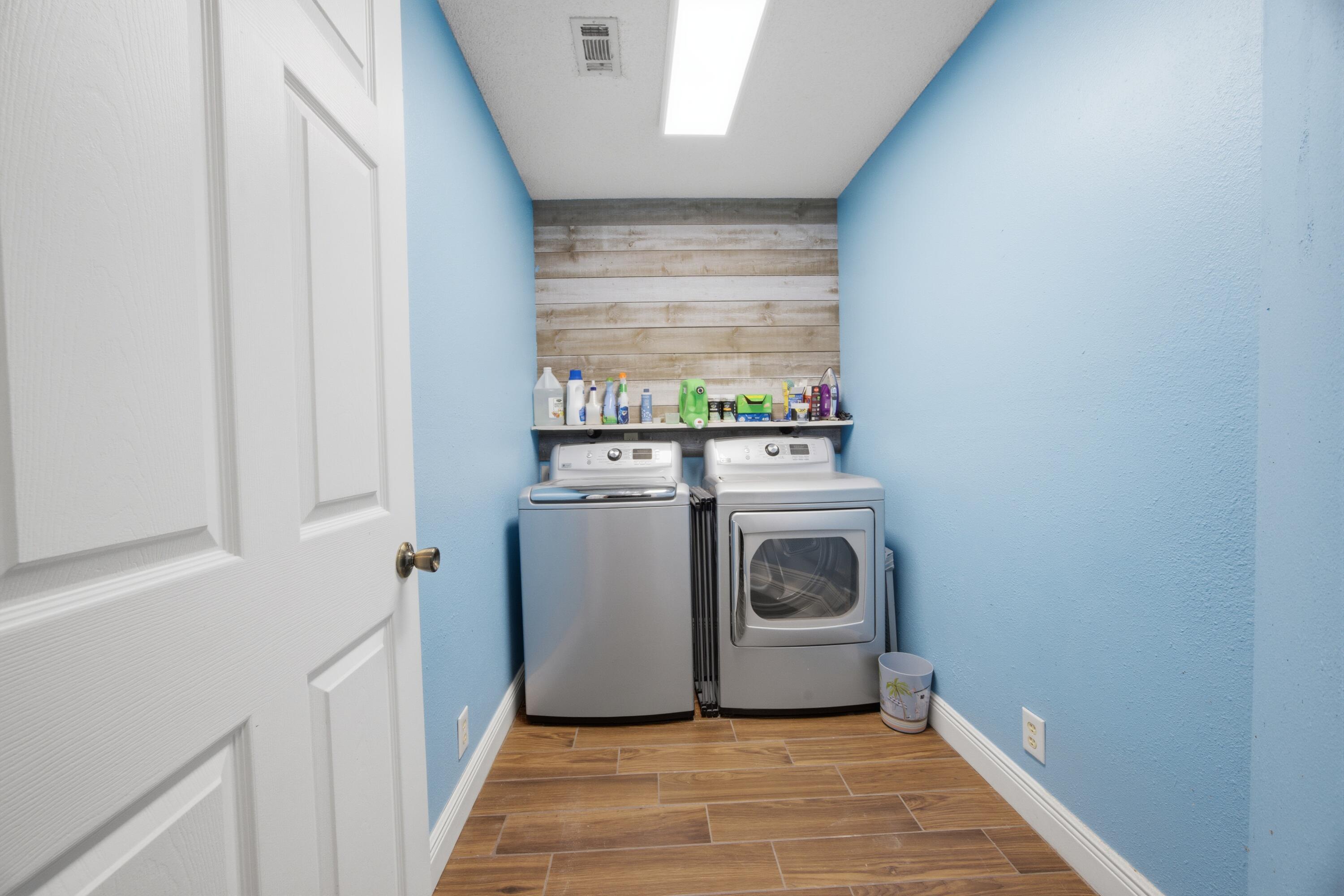 COM SE COR OF W1/2 OF SEC N100 FT W60 FT TO POB W240 - Residential