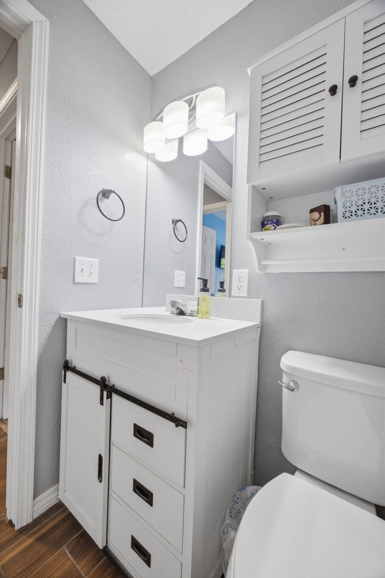 COM SE COR OF W1/2 OF SEC N100 FT W60 FT TO POB W240 - Residential