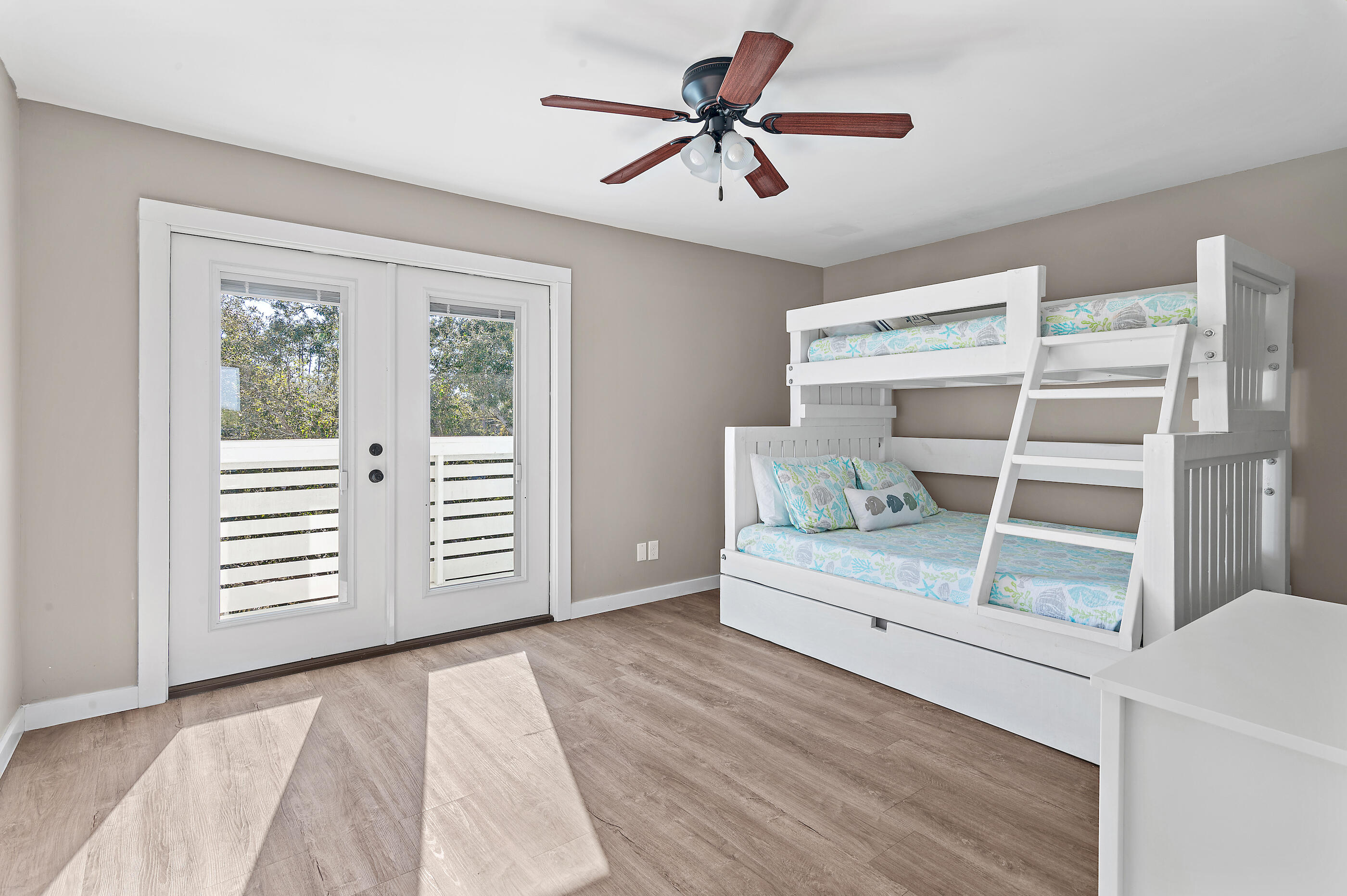 PIRATES COVE INLET CONDO - Residential