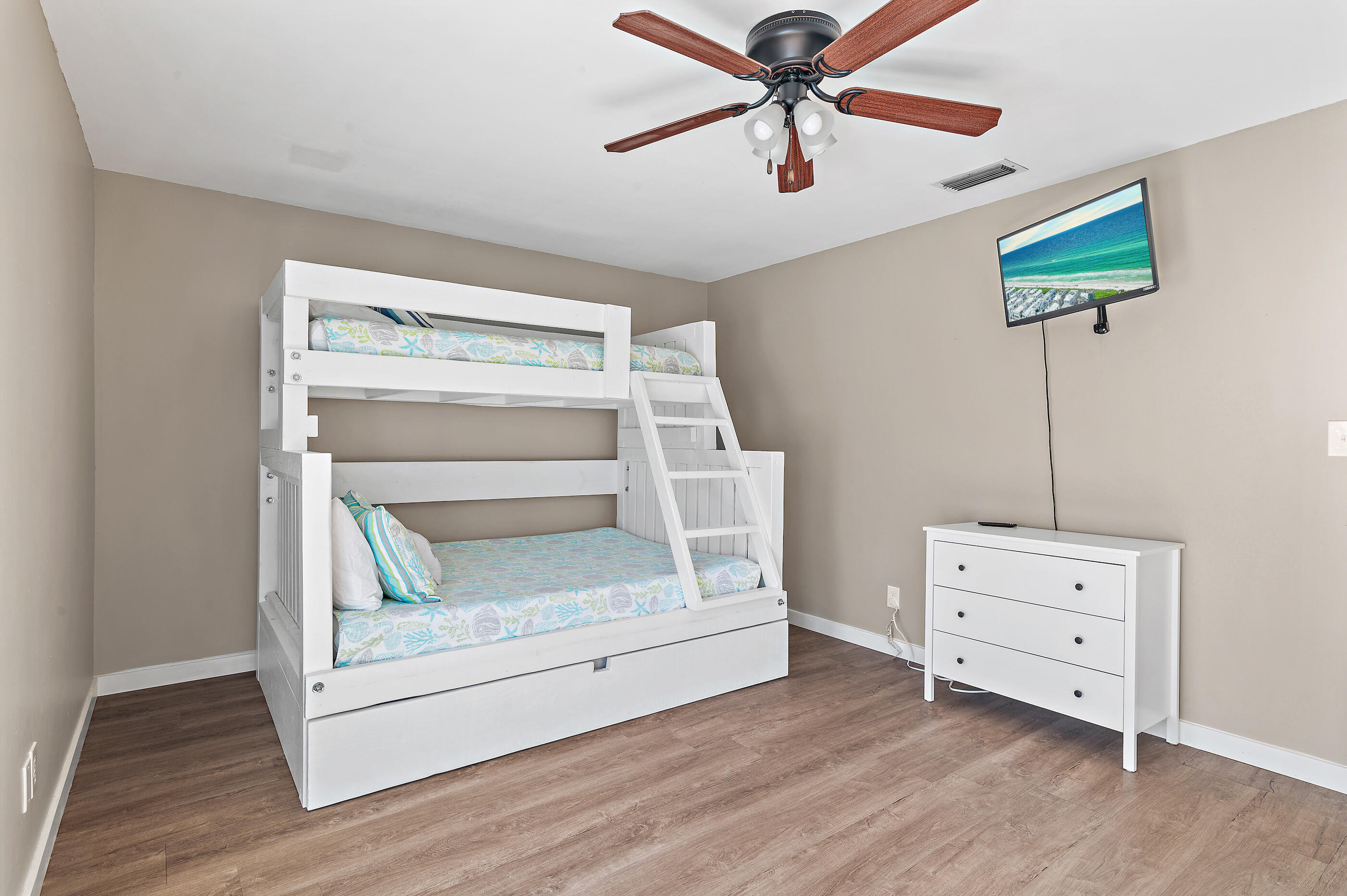 PIRATES COVE INLET CONDO - Residential