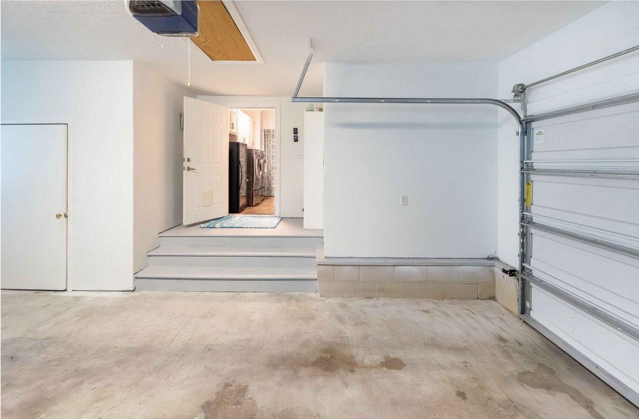 MONARCH ESTATES - Residential