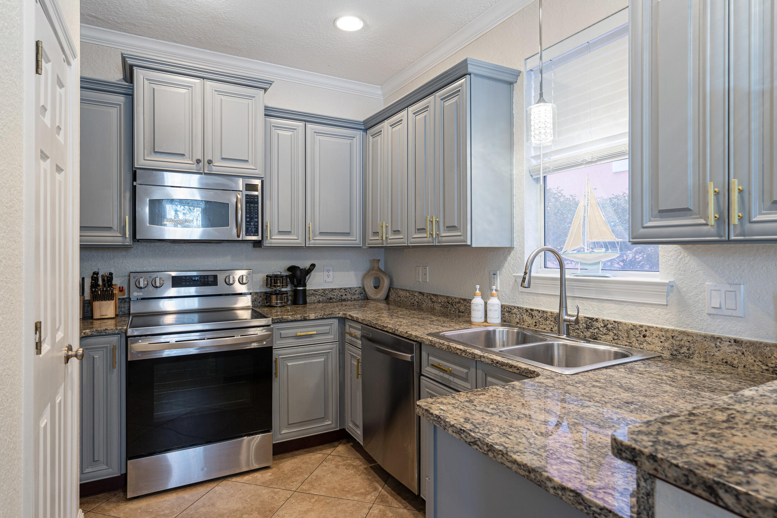 VILLAGES OF CRYSTAL BEACH - Residential