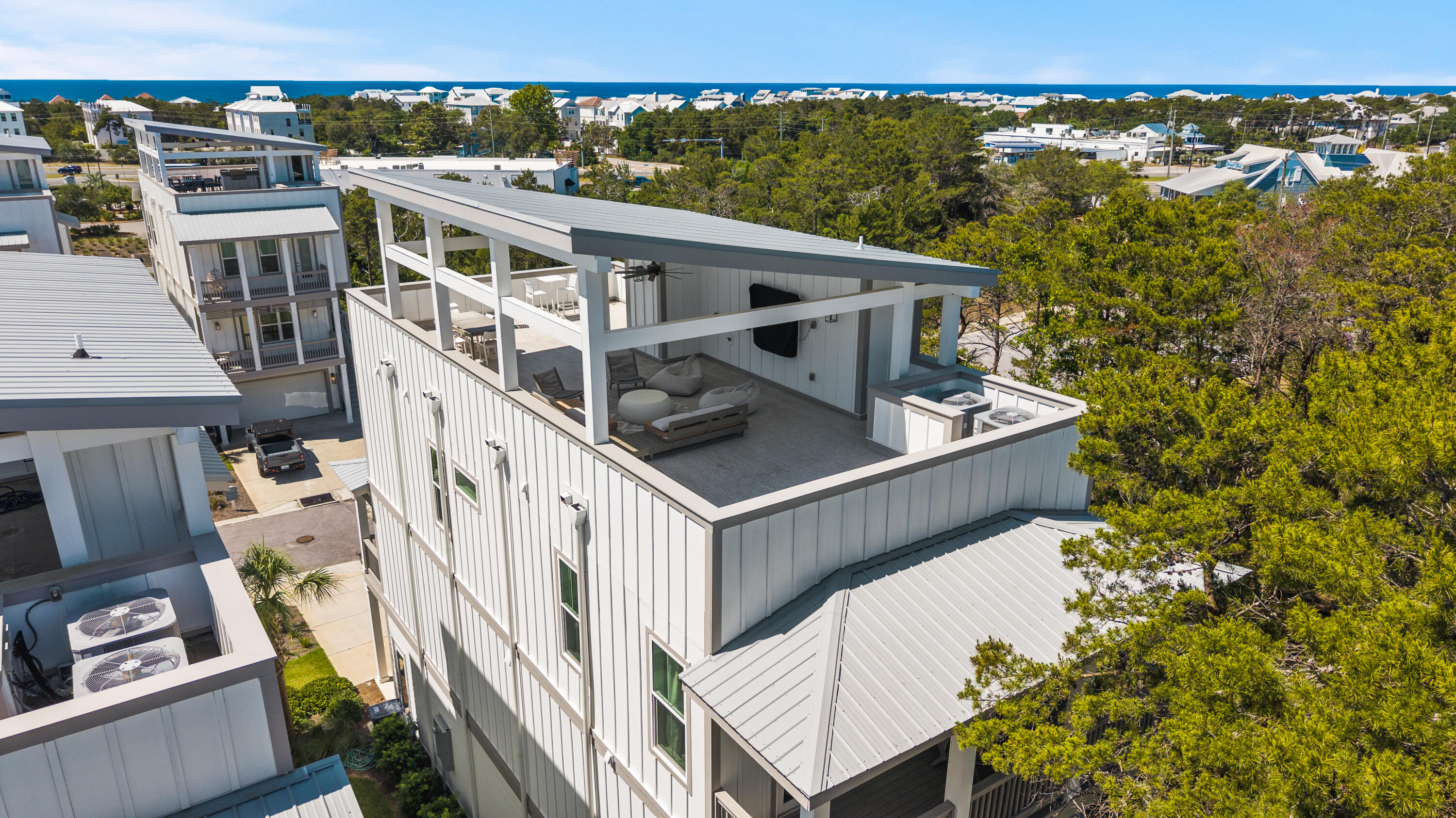 TWIN PALMS - Residential