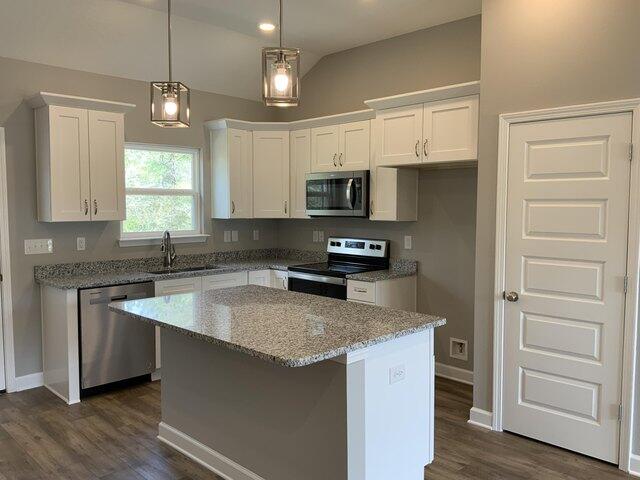 MAJESTIC OAKS VINEYARD - Residential
