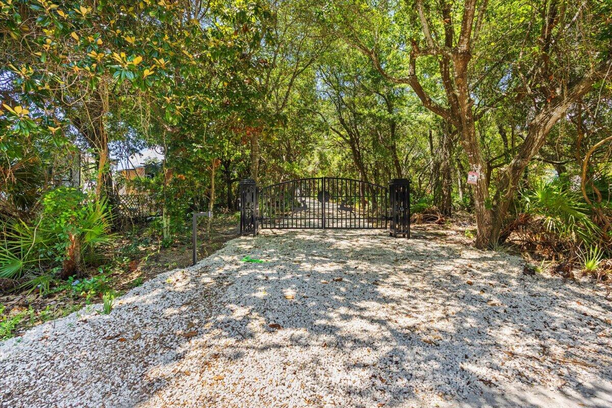 609 Calhoun Avenue