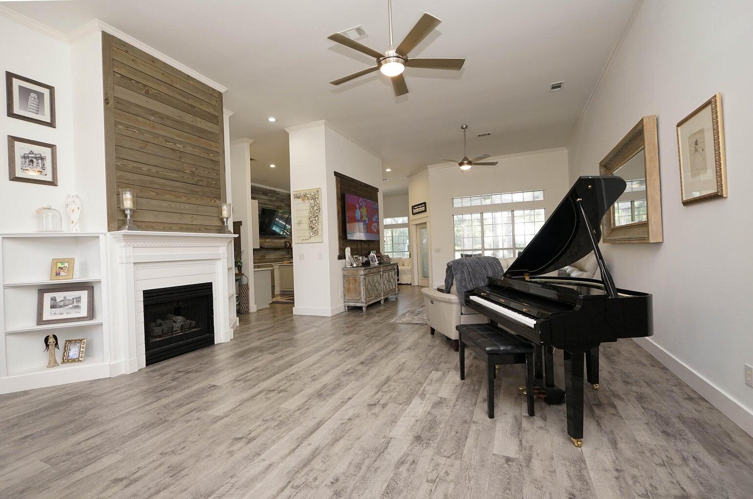 EMERALD BAY PH 1A - Residential Lease