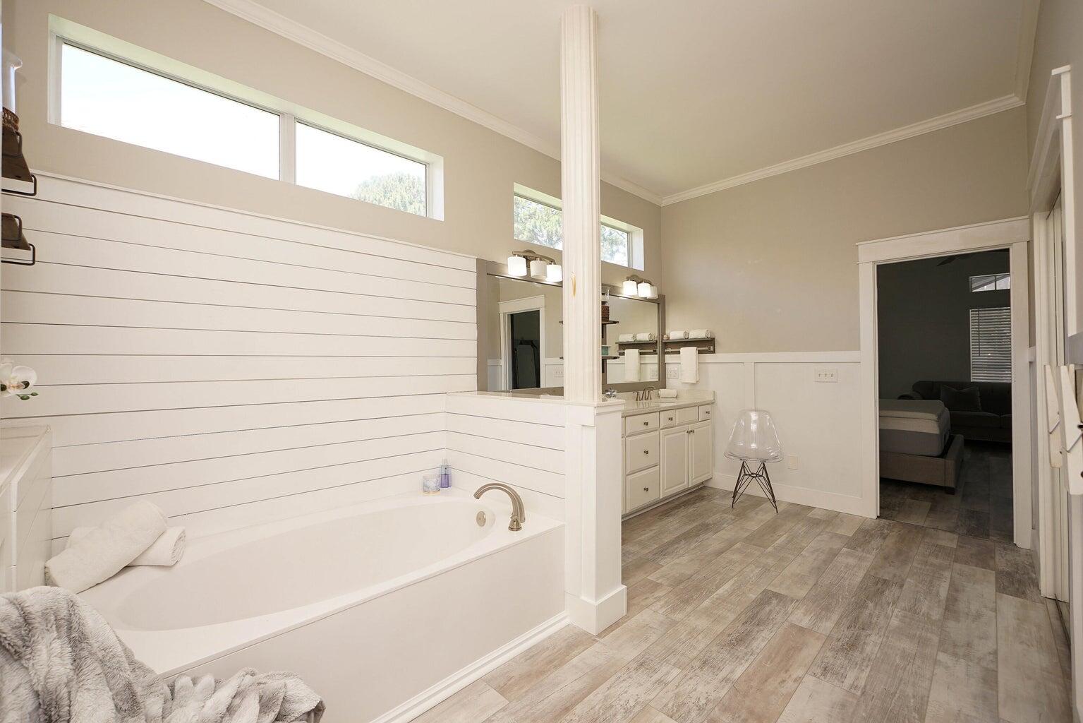 EMERALD BAY PH 1A - Residential Lease