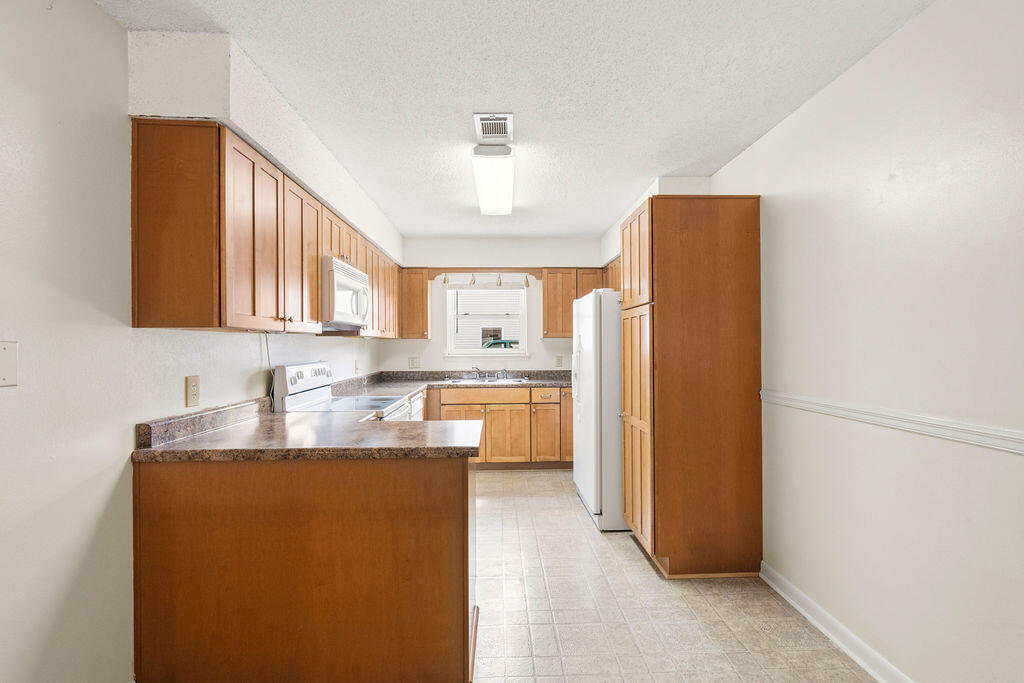 BELL-BROOK ESTATES - Residential