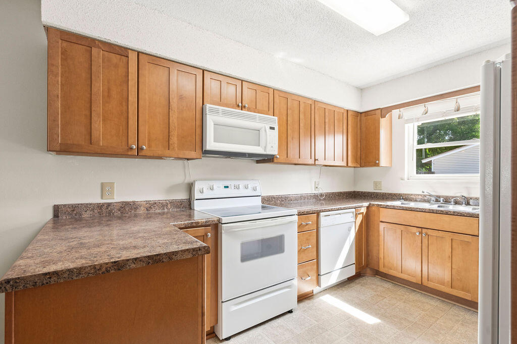 BELL-BROOK ESTATES - Residential