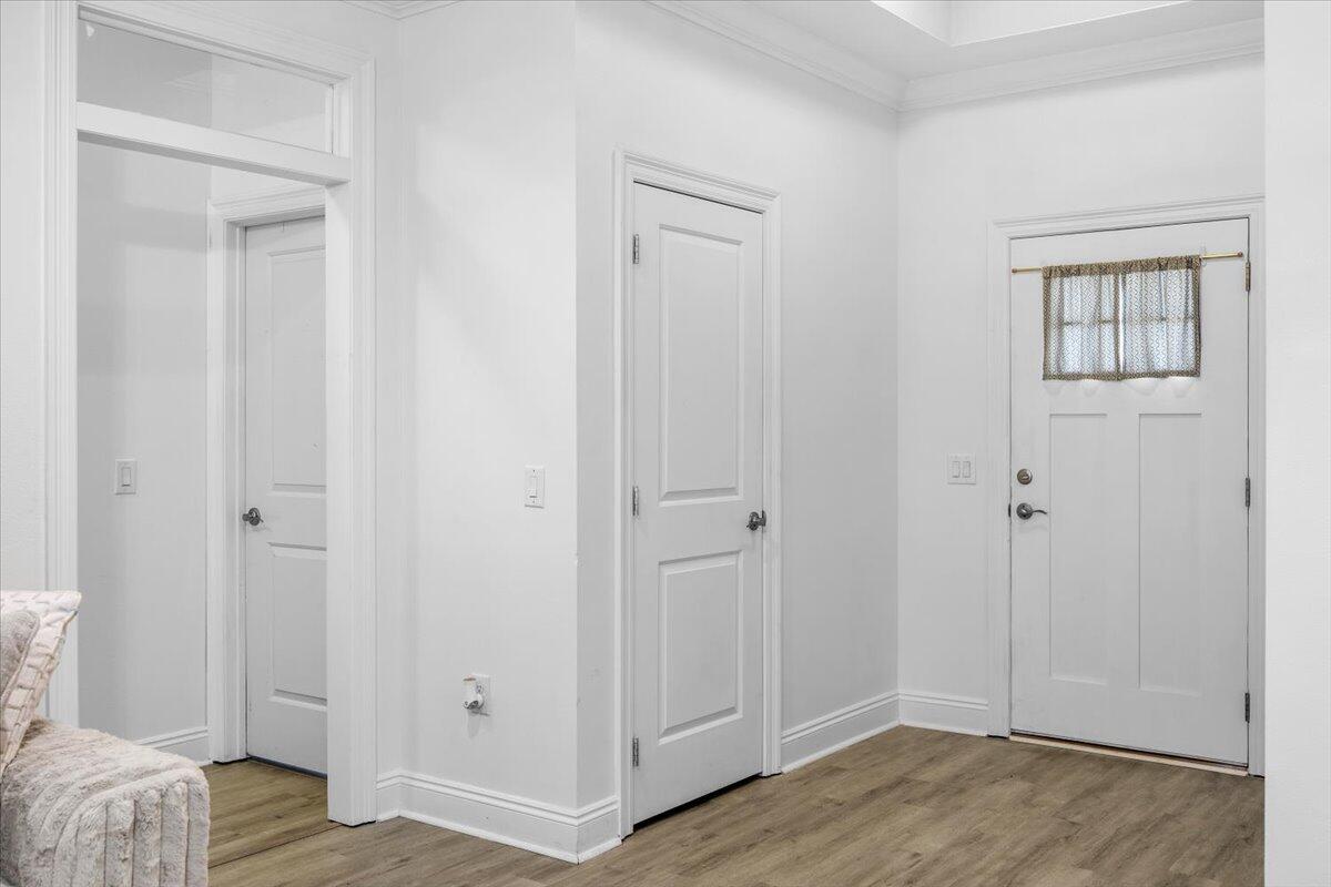 CRYSTAL SHORES - Residential