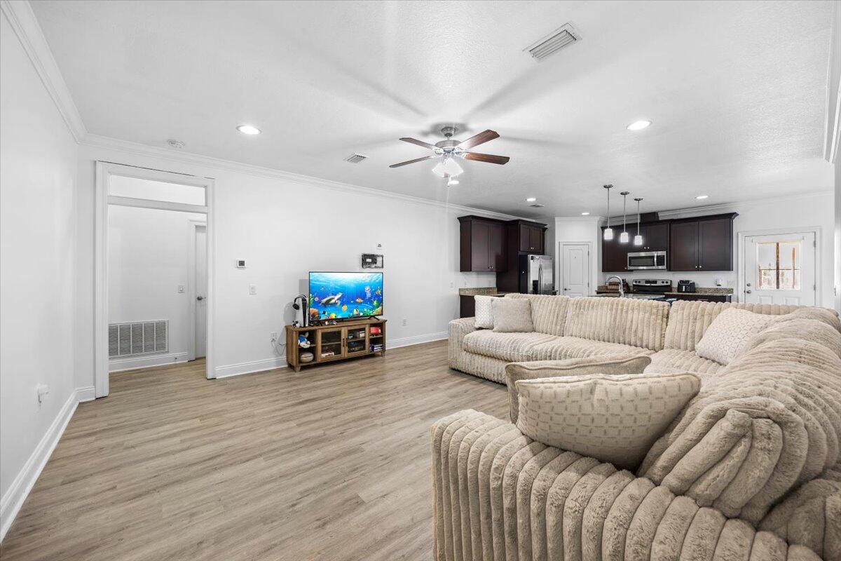 CRYSTAL SHORES - Residential