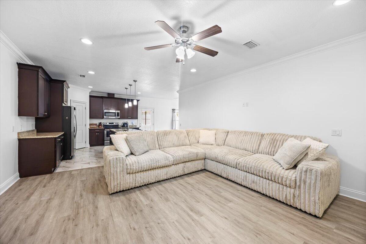 CRYSTAL SHORES - Residential