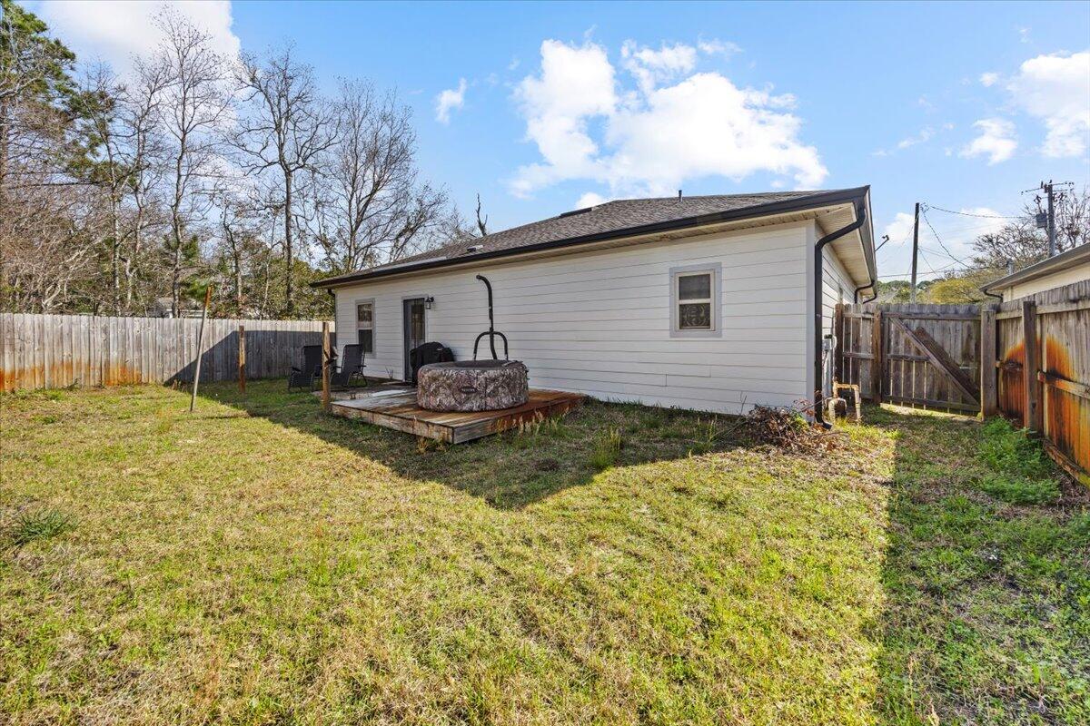 CRYSTAL SHORES - Residential