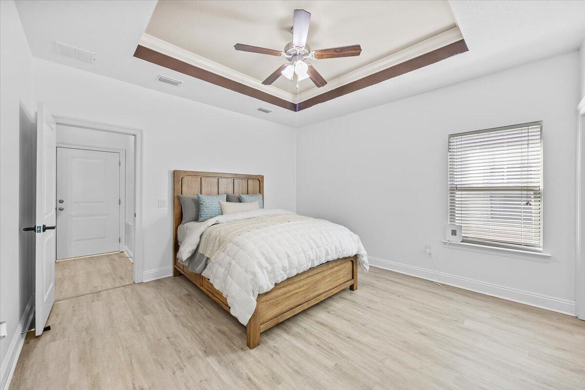 CRYSTAL SHORES - Residential