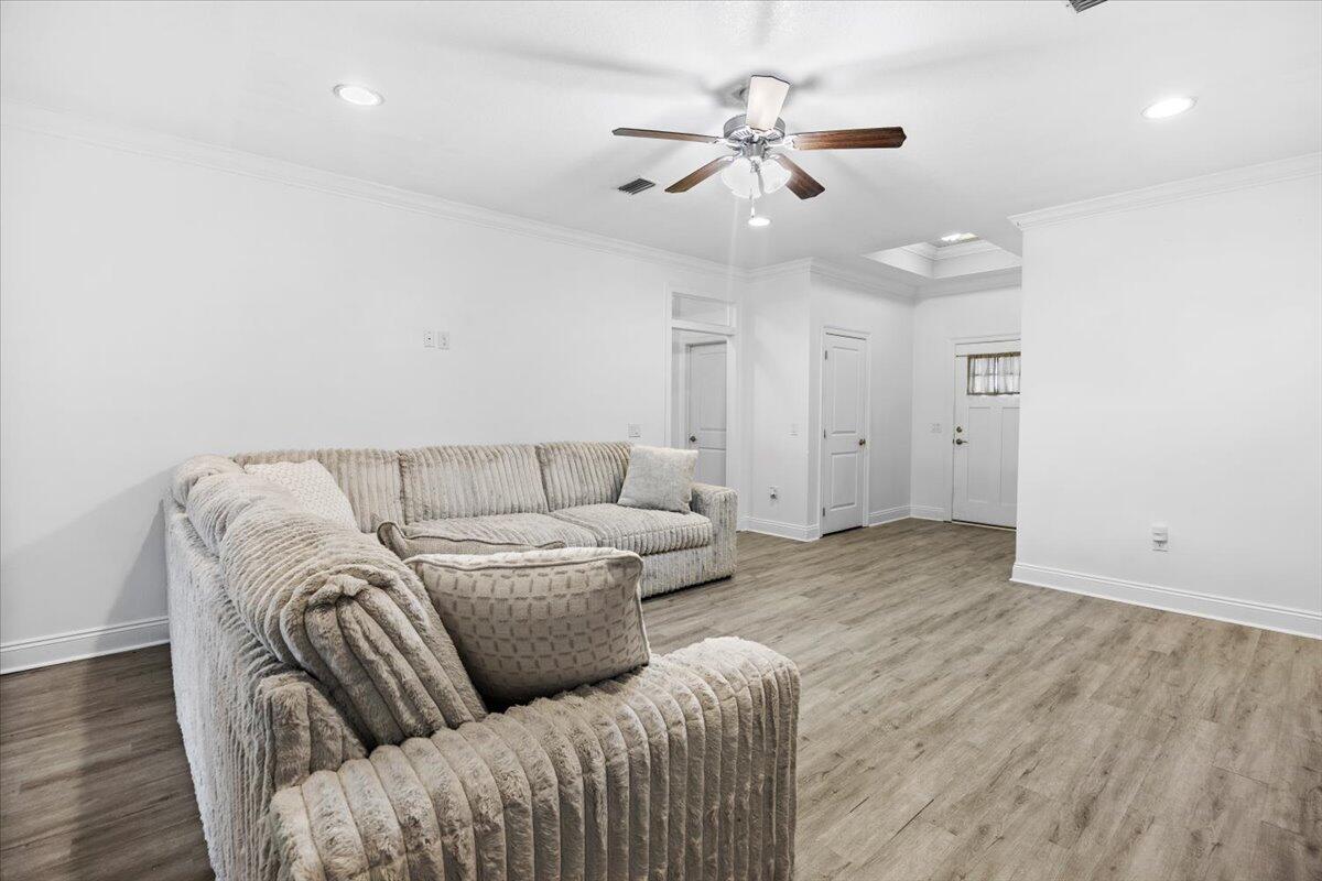 CRYSTAL SHORES - Residential