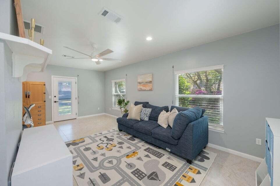CARIBBEAN VILLAGE EAST 3 - Residential Lease