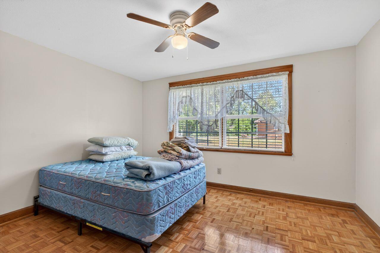 COMMODORE PLACE - Residential