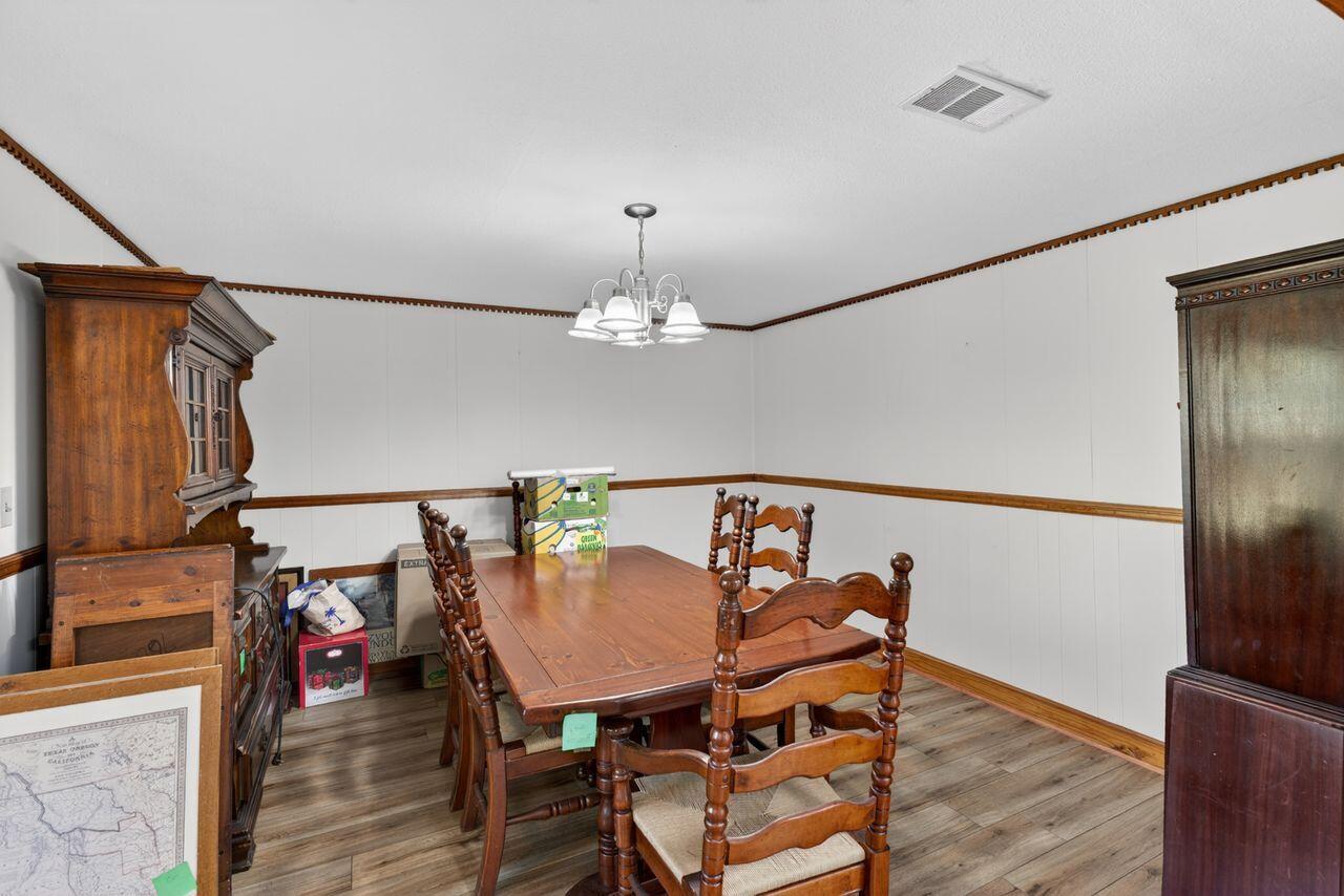 COMMODORE PLACE - Residential