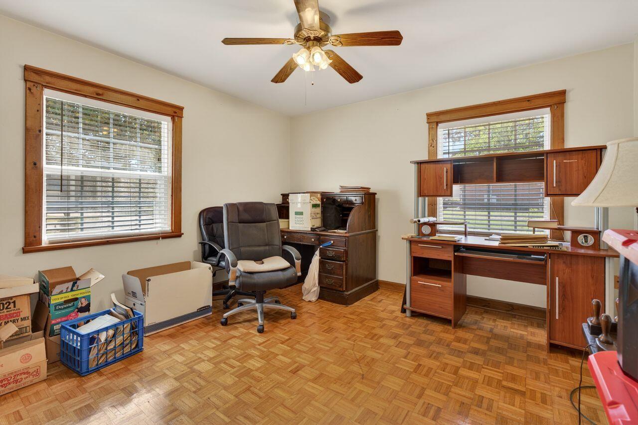 COMMODORE PLACE - Residential