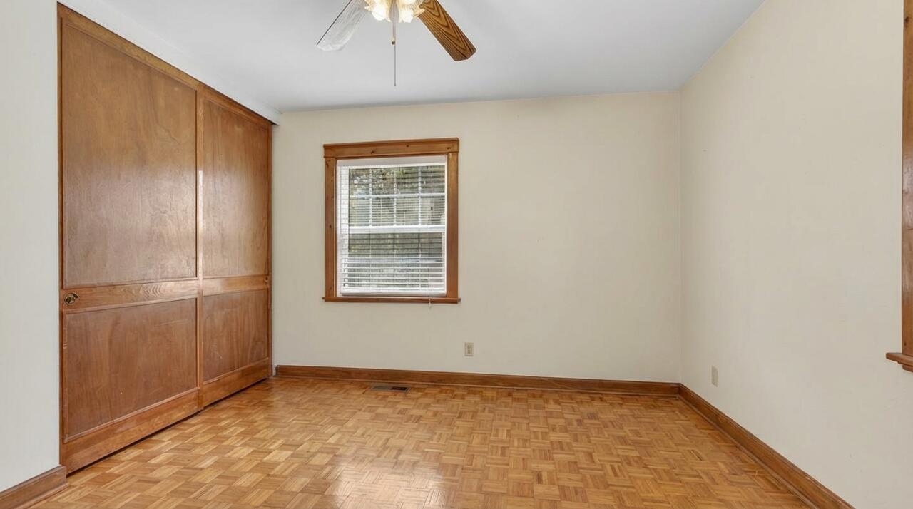 COMMODORE PLACE - Residential