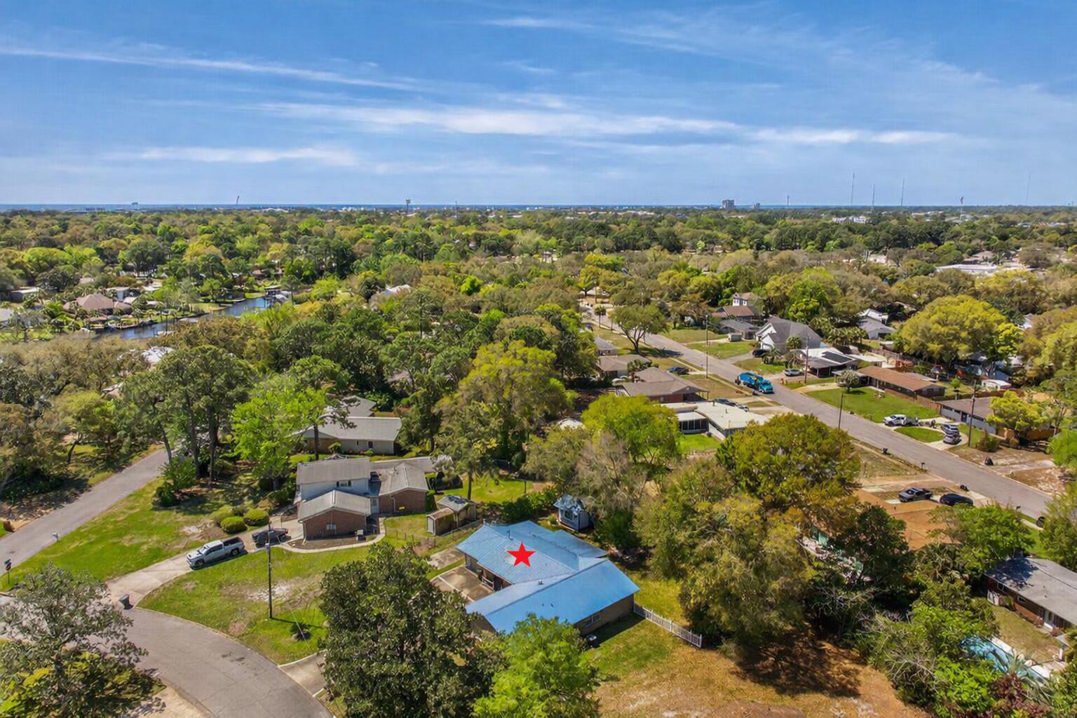 COMMODORE PLACE - Residential