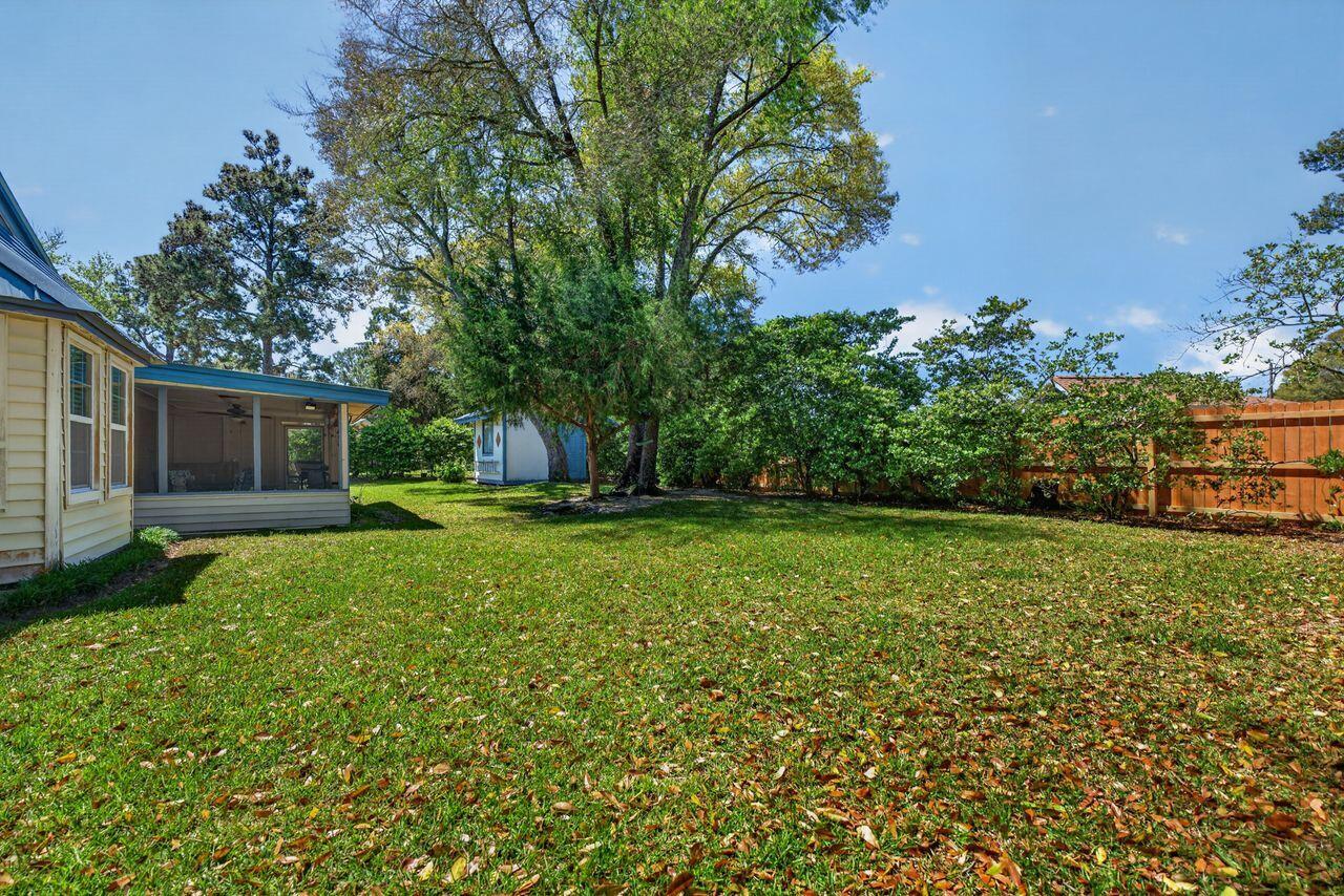 COMMODORE PLACE - Residential