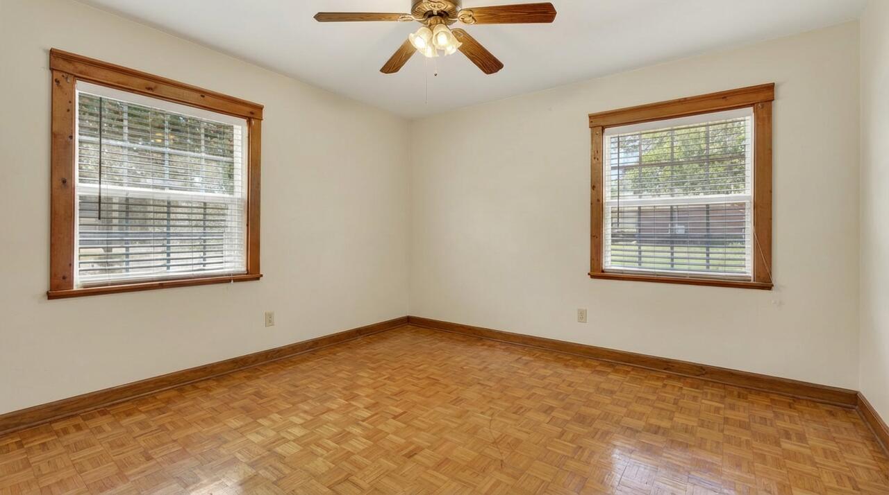 COMMODORE PLACE - Residential