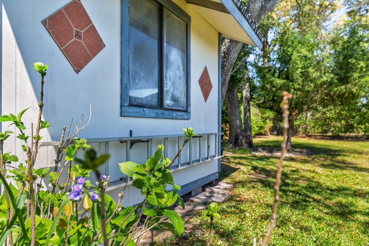 COMMODORE PLACE - Residential