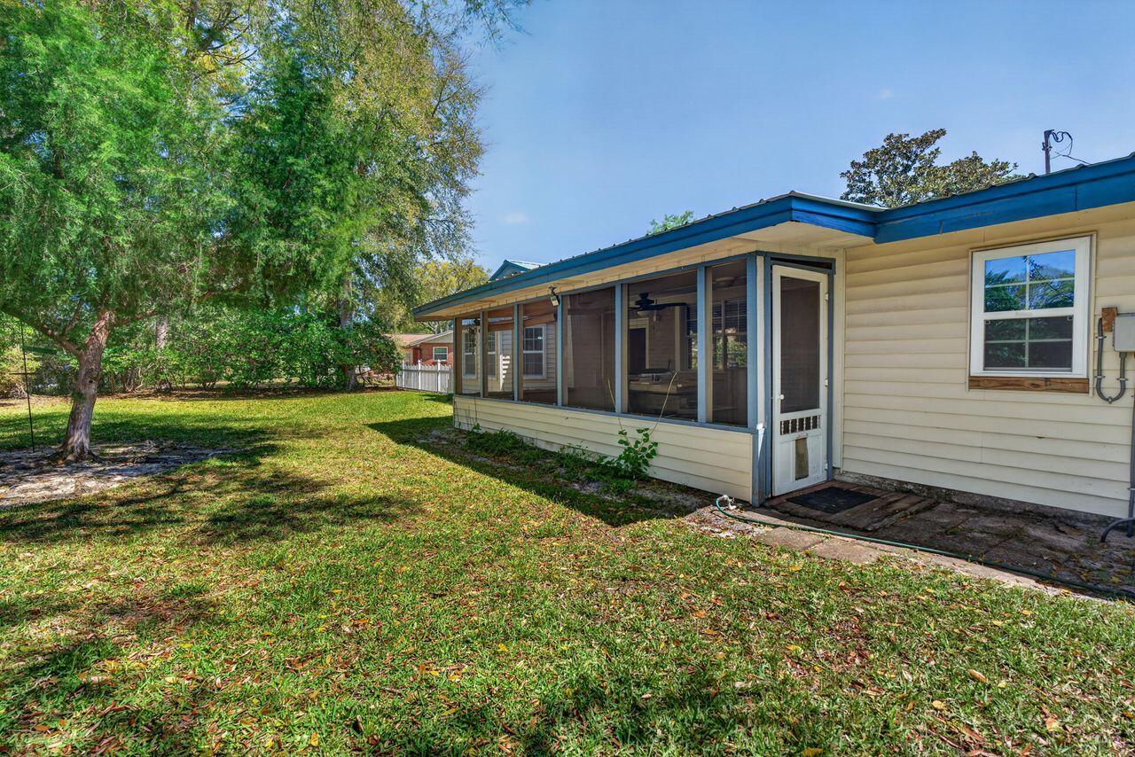 COMMODORE PLACE - Residential