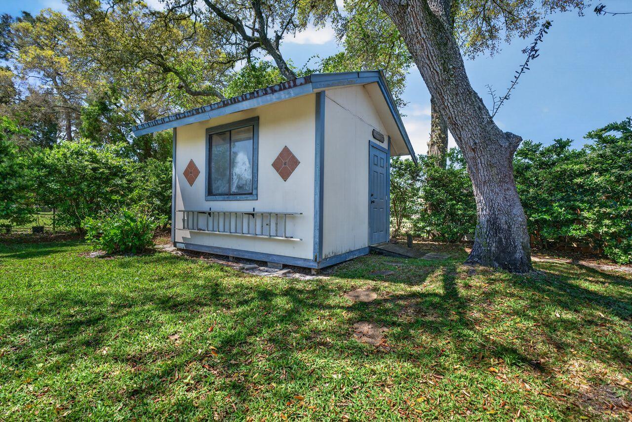 COMMODORE PLACE - Residential