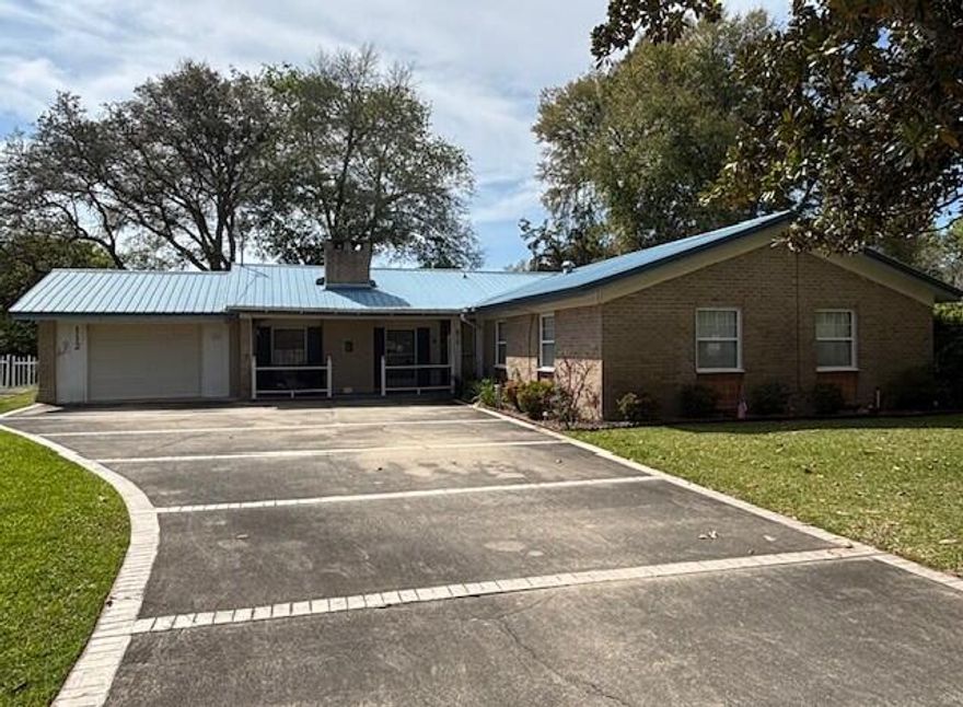 This vintage, 4BR/2BA gem is located in the heart of Elliott Point, just minutes from Fort Walton Yacht Club, Cinco Bayou, downtown Fort Walton Beach, Ferry Park, shopping, restarants, white, sugary, sand beaches & tourist hotspots! This property has been in the same family for almost 30 years!  Highlights include a light kitchen remodel, metal roof, sprawling 0.34A lot, deep one-car garage, screened porch, outdoor workshop with electricity, bay window overlooking the backyard, beautiful parquet flooring, vintage bathroom tile, fenced backyard and spacious square footage. Large den area features a gas fireplace with access to the screened porch!  Breakfast nook is nestled within the Bay Window!  This ranch home features a stall shower in the Primary Bath that is perfect for aging in place!