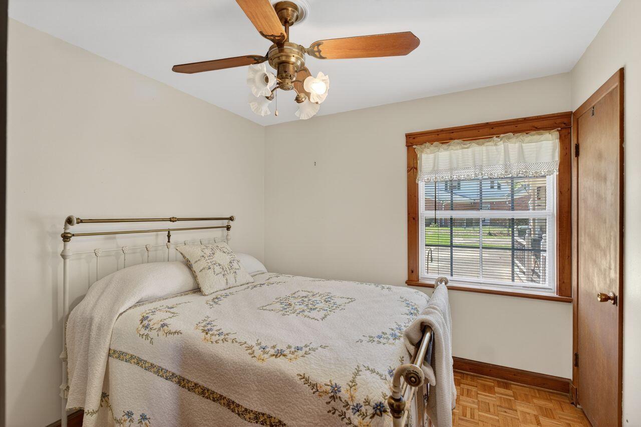 COMMODORE PLACE - Residential