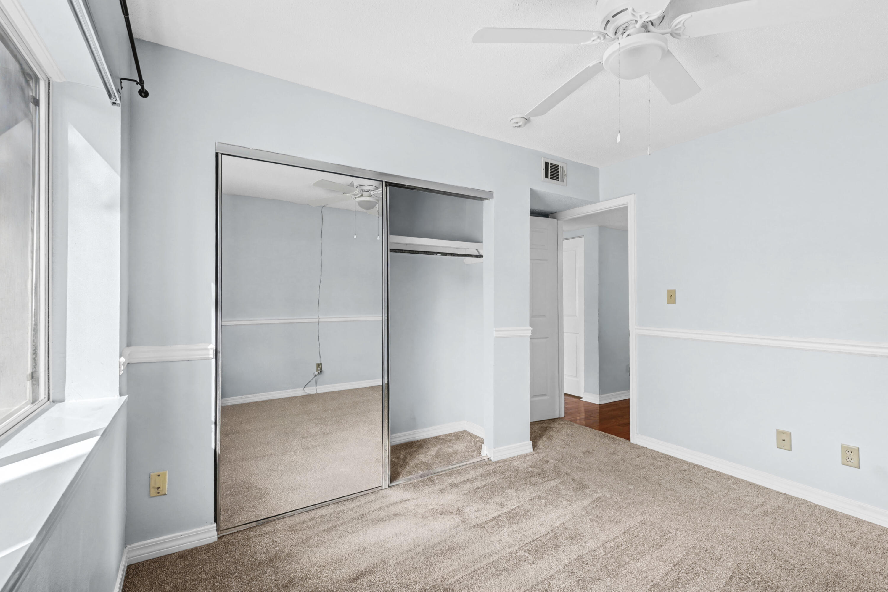 FINISTERRA CONDO - Residential