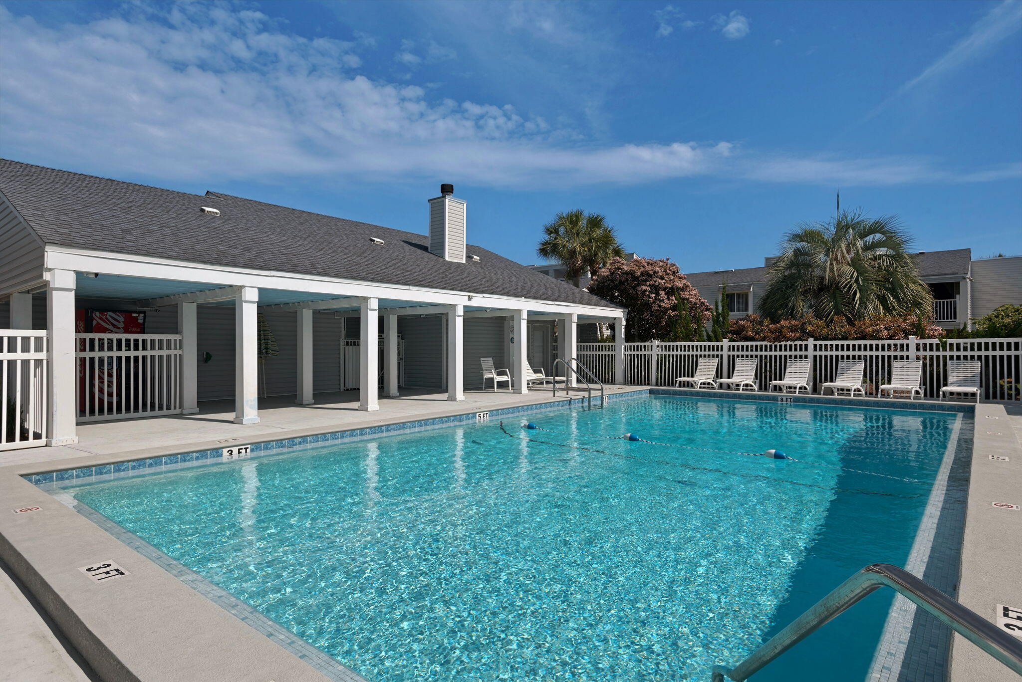 FINISTERRA CONDO - Residential